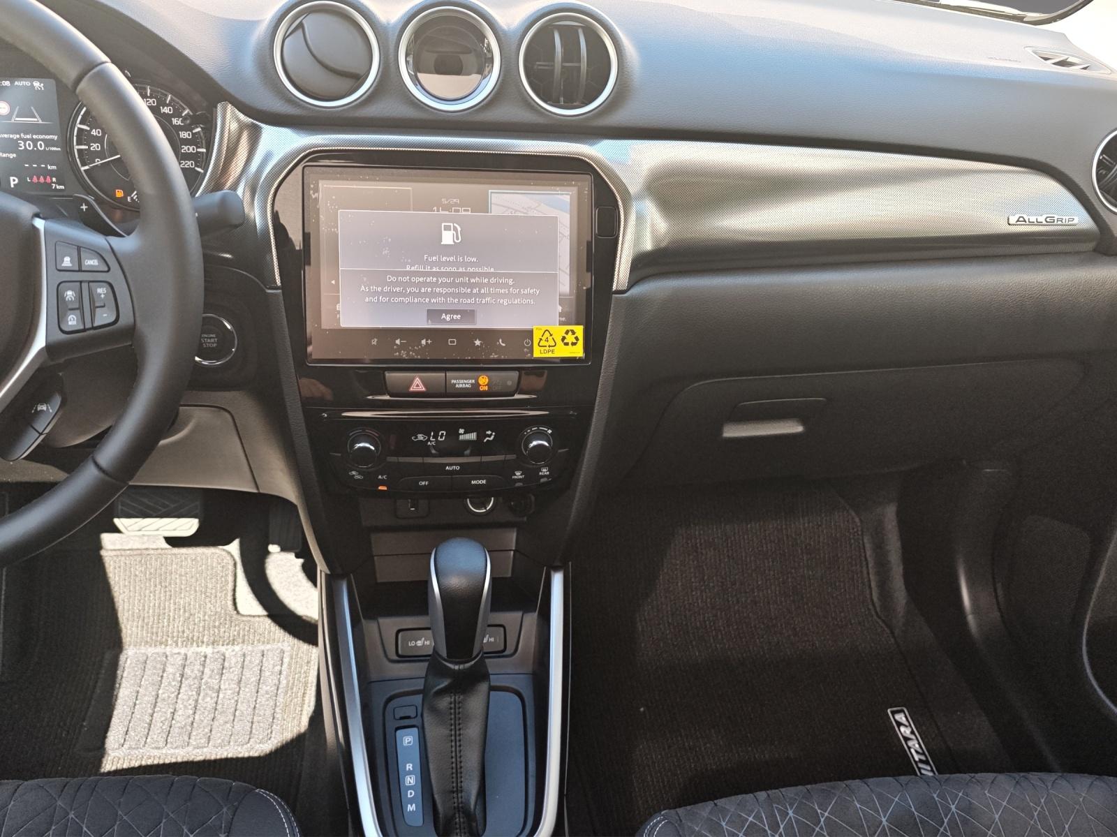 SUZUKI Vitara 1.4 T Sakura Top Hybrid 4x4-image-12