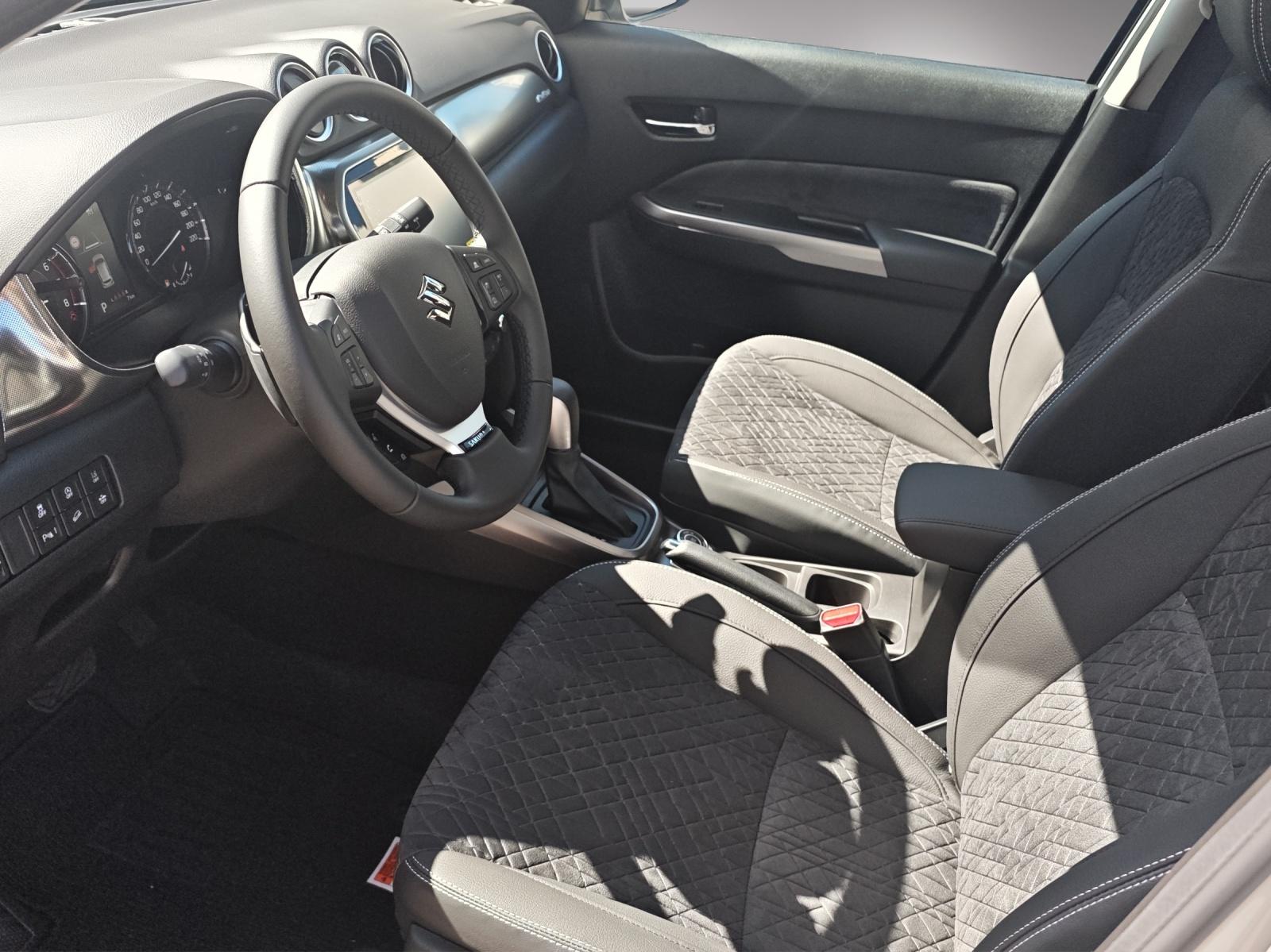 SUZUKI Vitara 1.4 T Sakura Top Hybrid 4x4-image-9