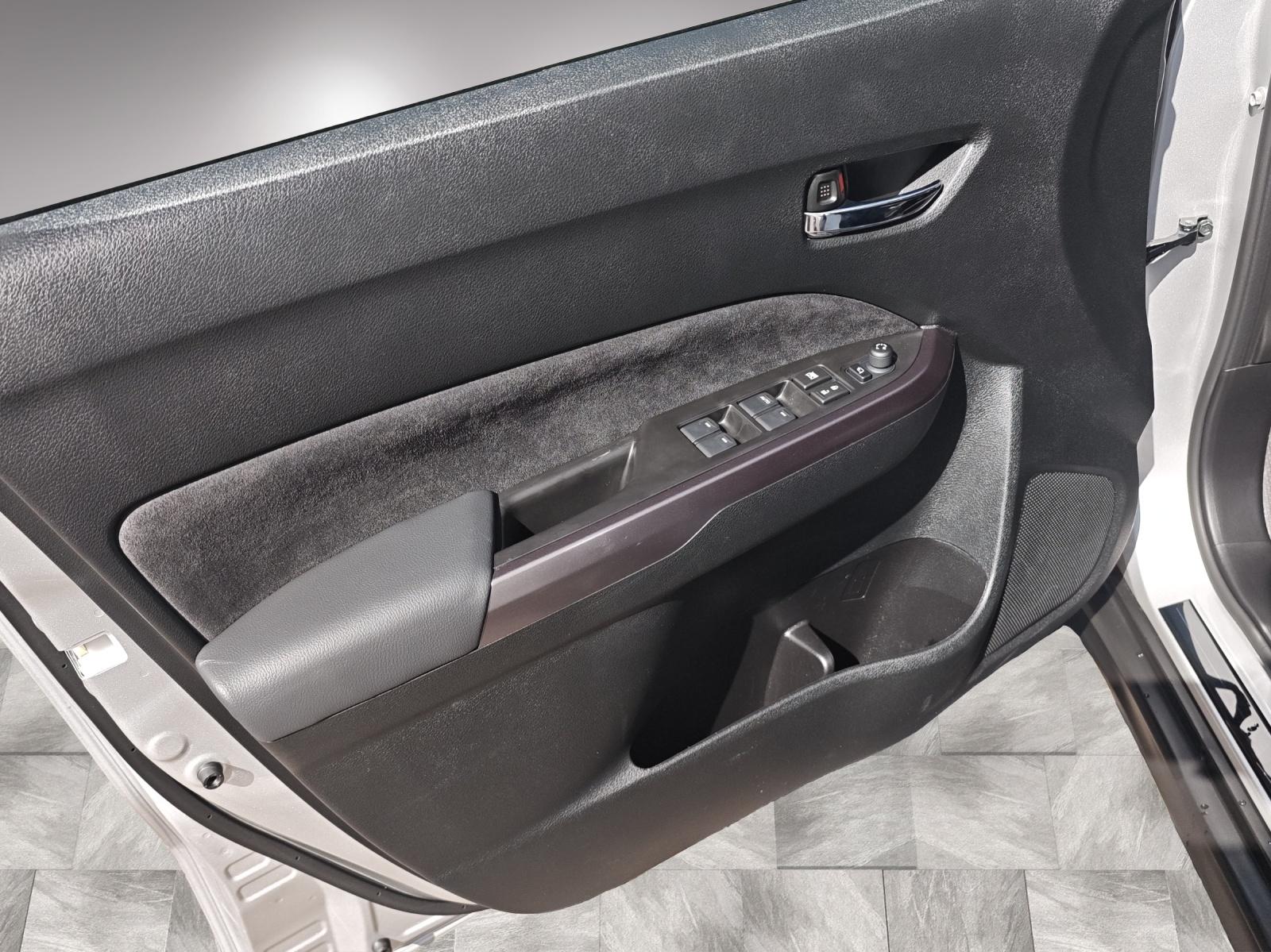 SUZUKI Vitara 1.4 T Sakura Top Hybrid 4x4-image-14