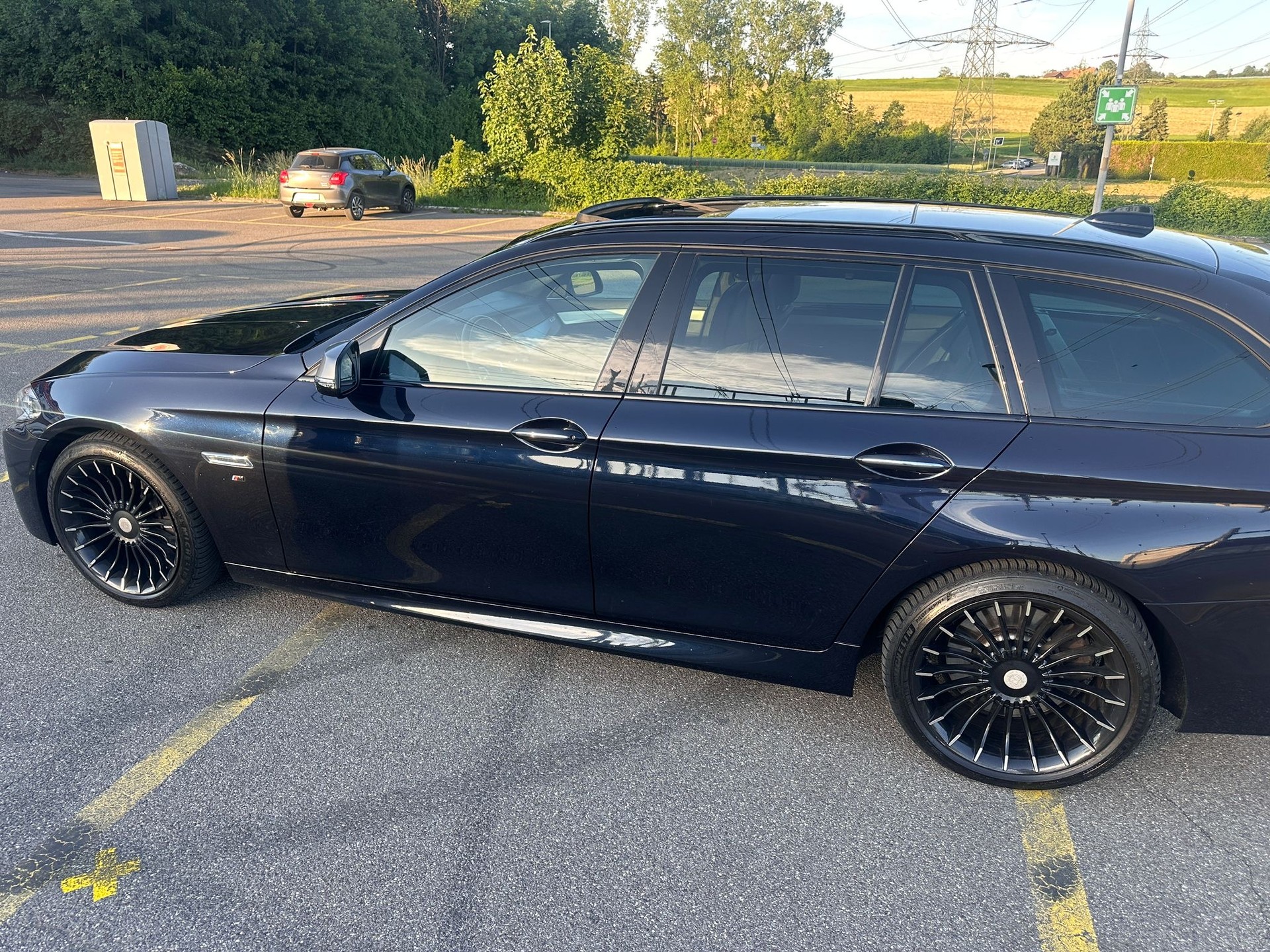 BMW M550d Touring xDrive Steptronic-image-2