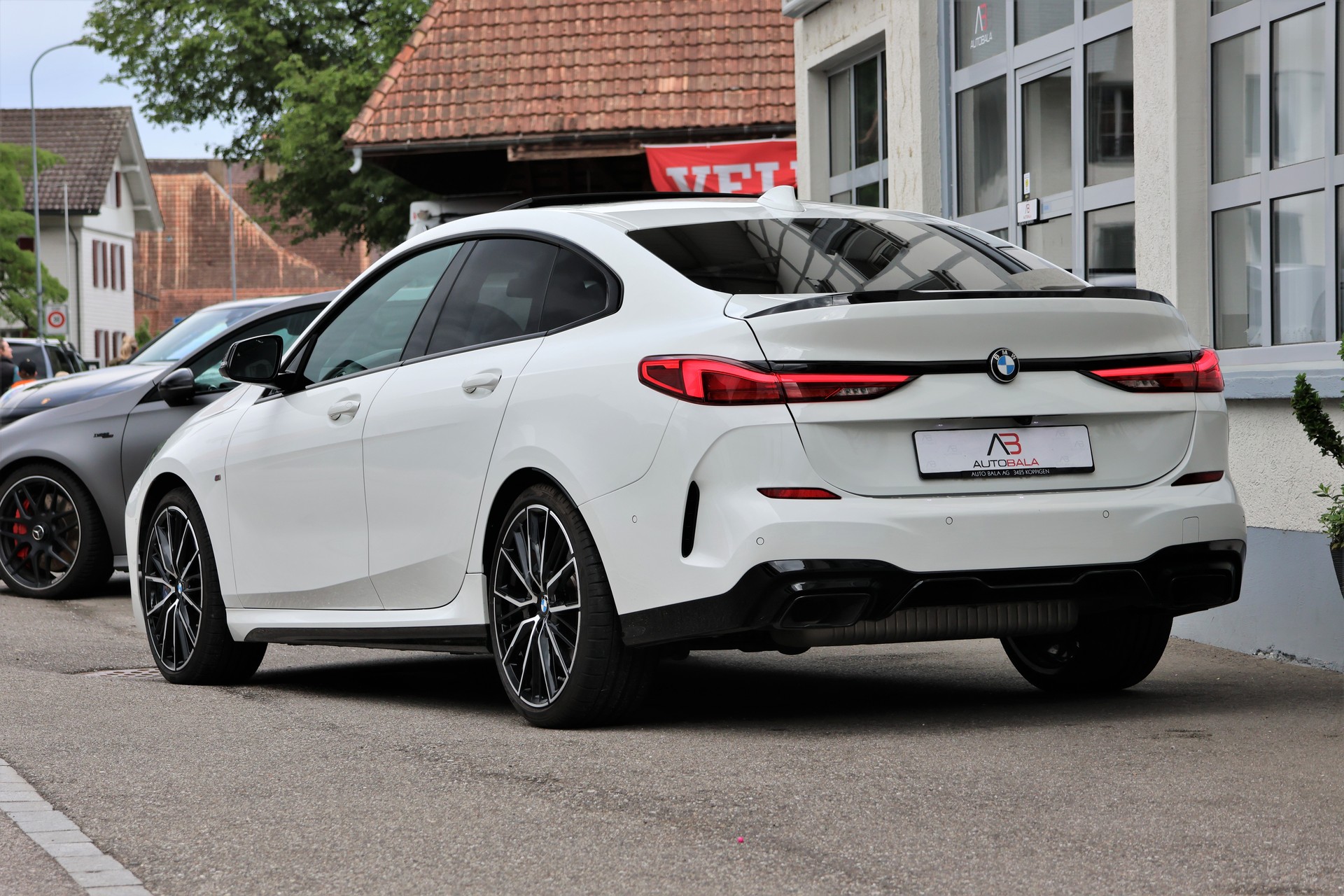 BMW M235i Gran Coupé xDrive Steptronic (CH)-image-2
