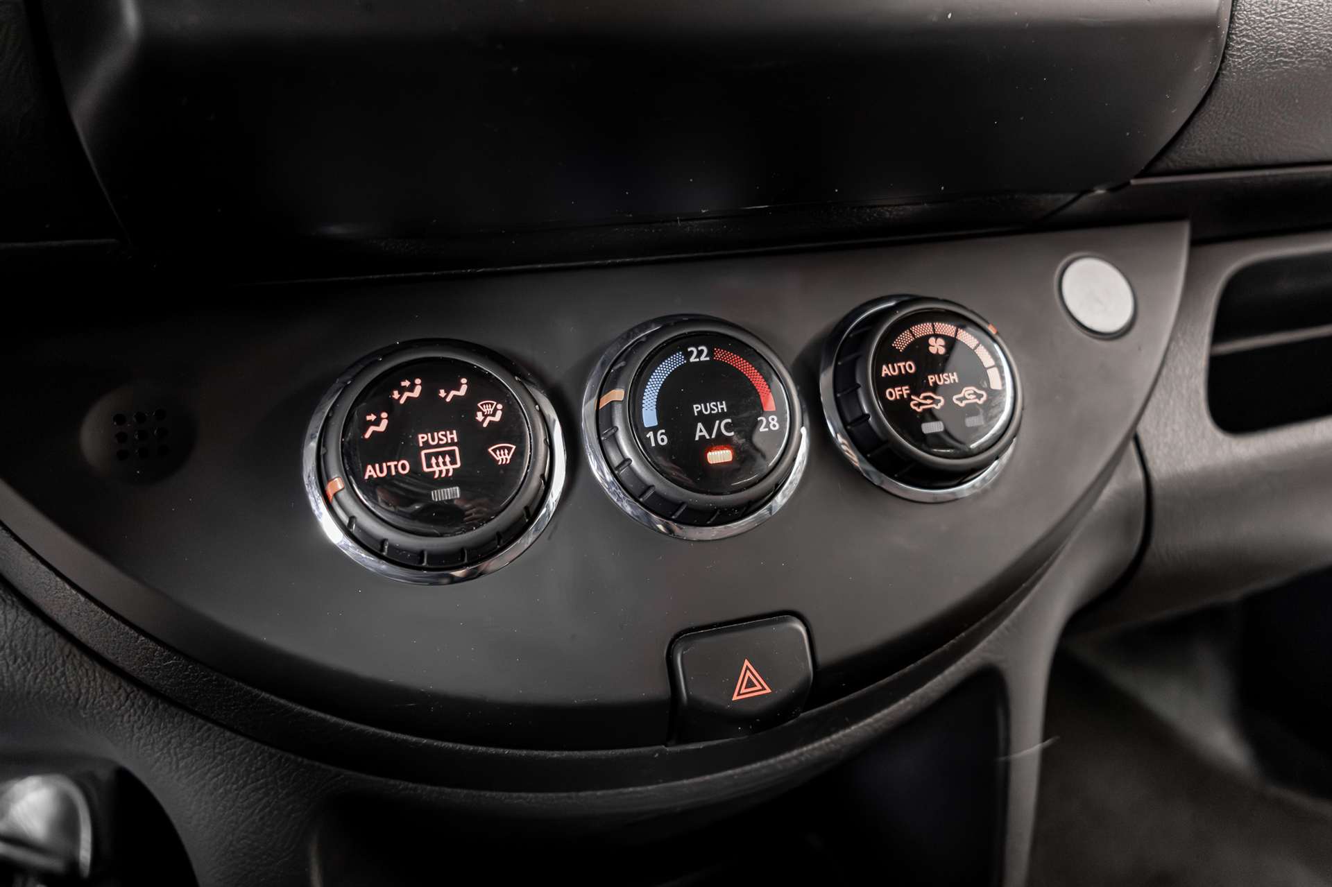 NISSAN Note 1.6 tekna Automatic-image-15