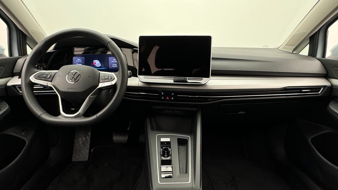 VW Golf VIII 1.5 TSI PHEV Limited-image-5