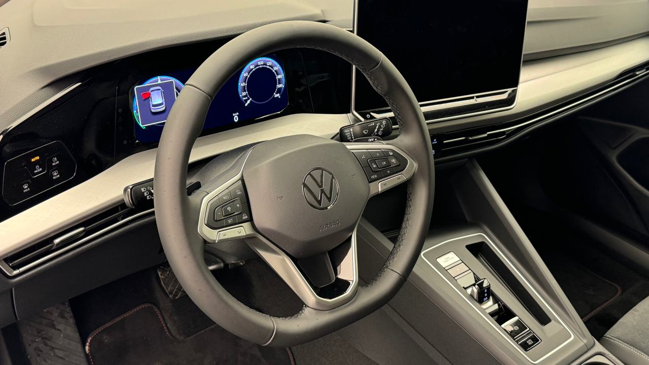 VW Golf VIII 1.5 TSI PHEV Limited-image-6