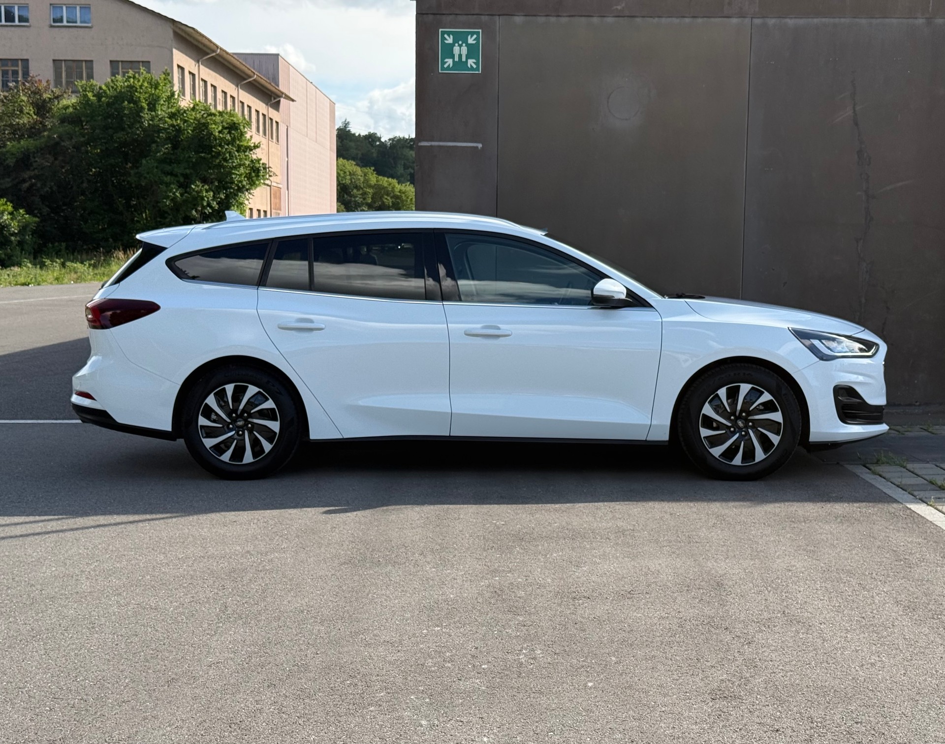FORD Focus 1.0 MHEV Titanium X Automat-image-3