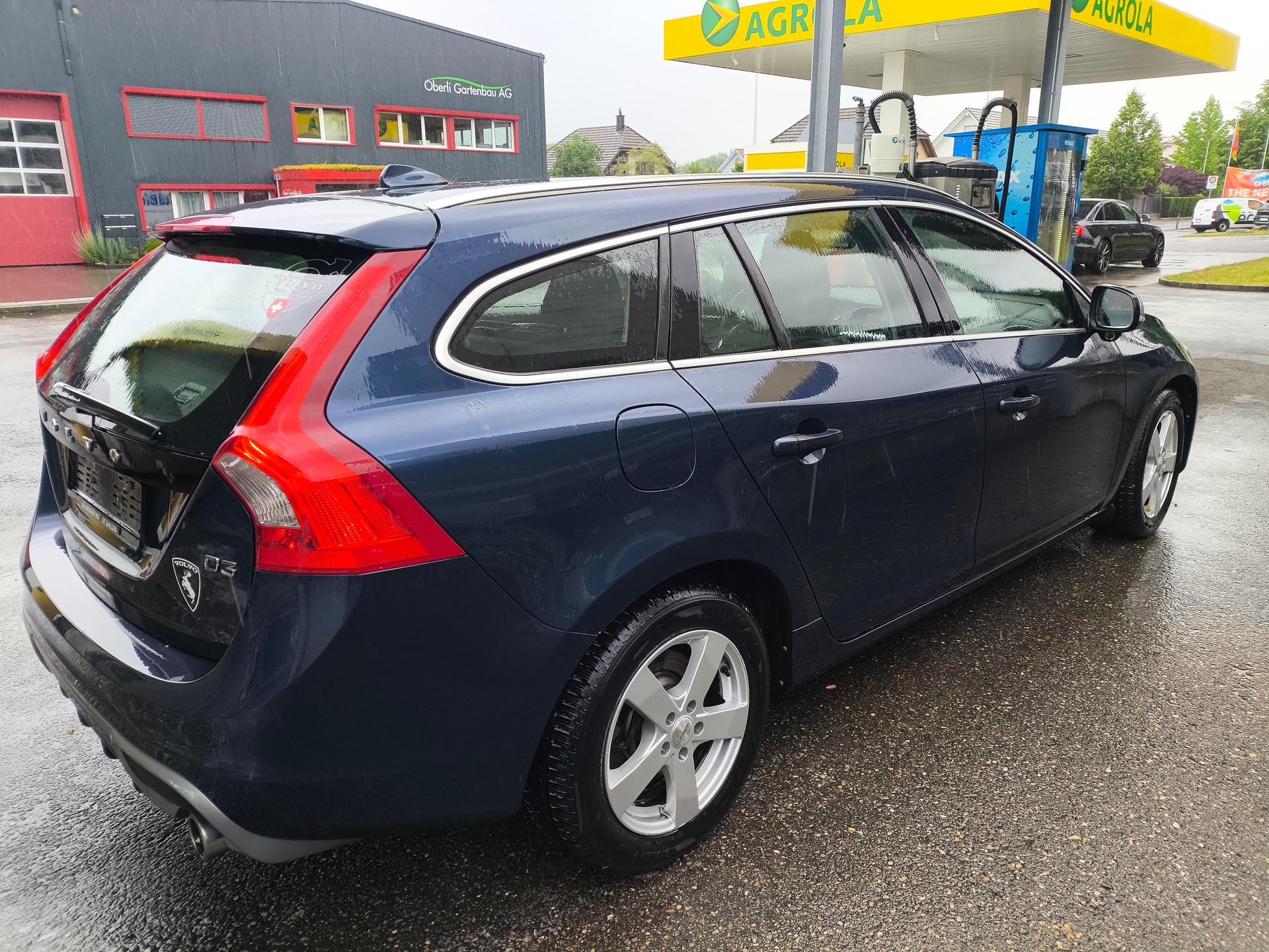 VOLVO V60 D3 R-Design Geartronic-image-1