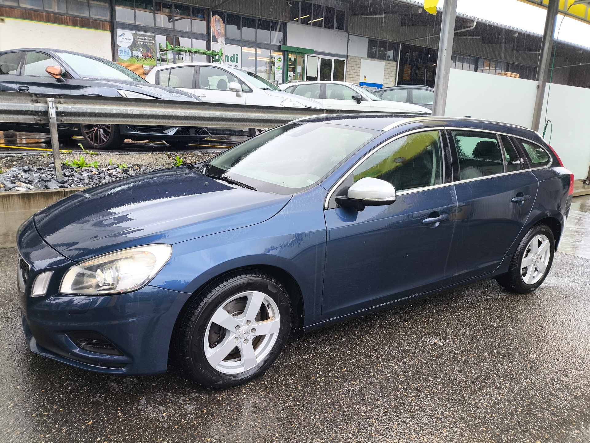 VOLVO V60 D3 R-Design Geartronic-image-0