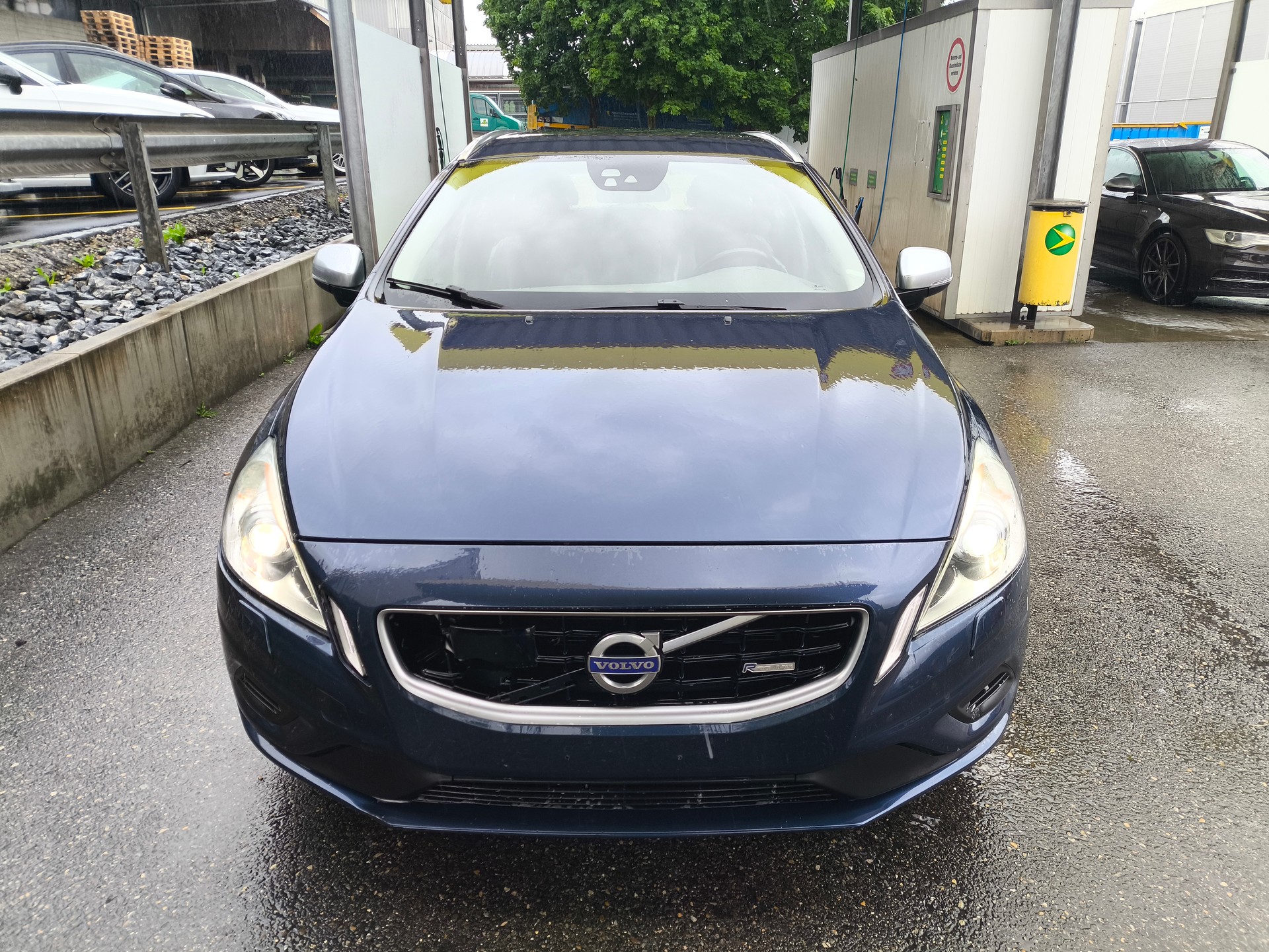 VOLVO V60 D3 R-Design Geartronic-image-5