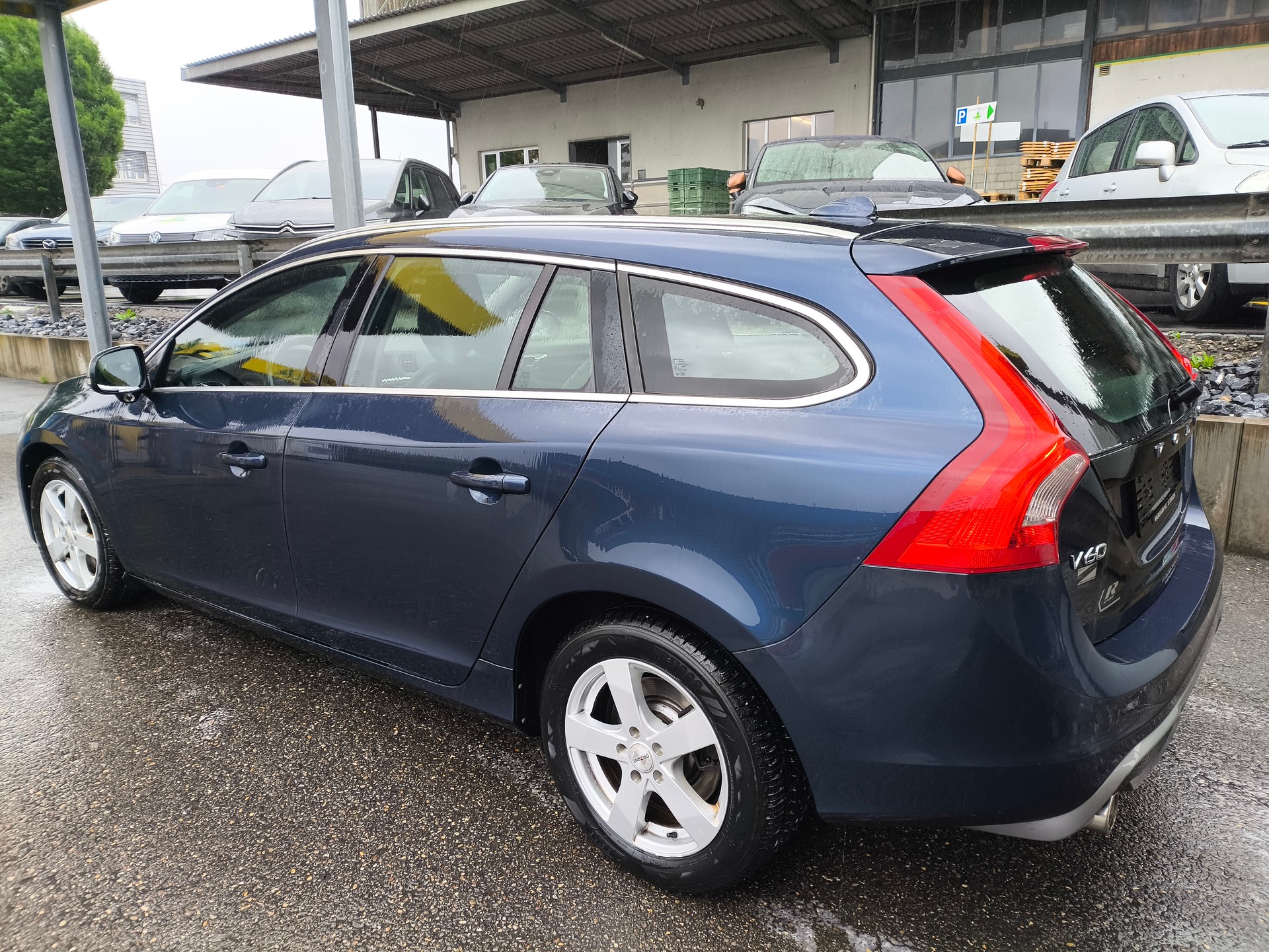 VOLVO V60 D3 R-Design Geartronic-image-3