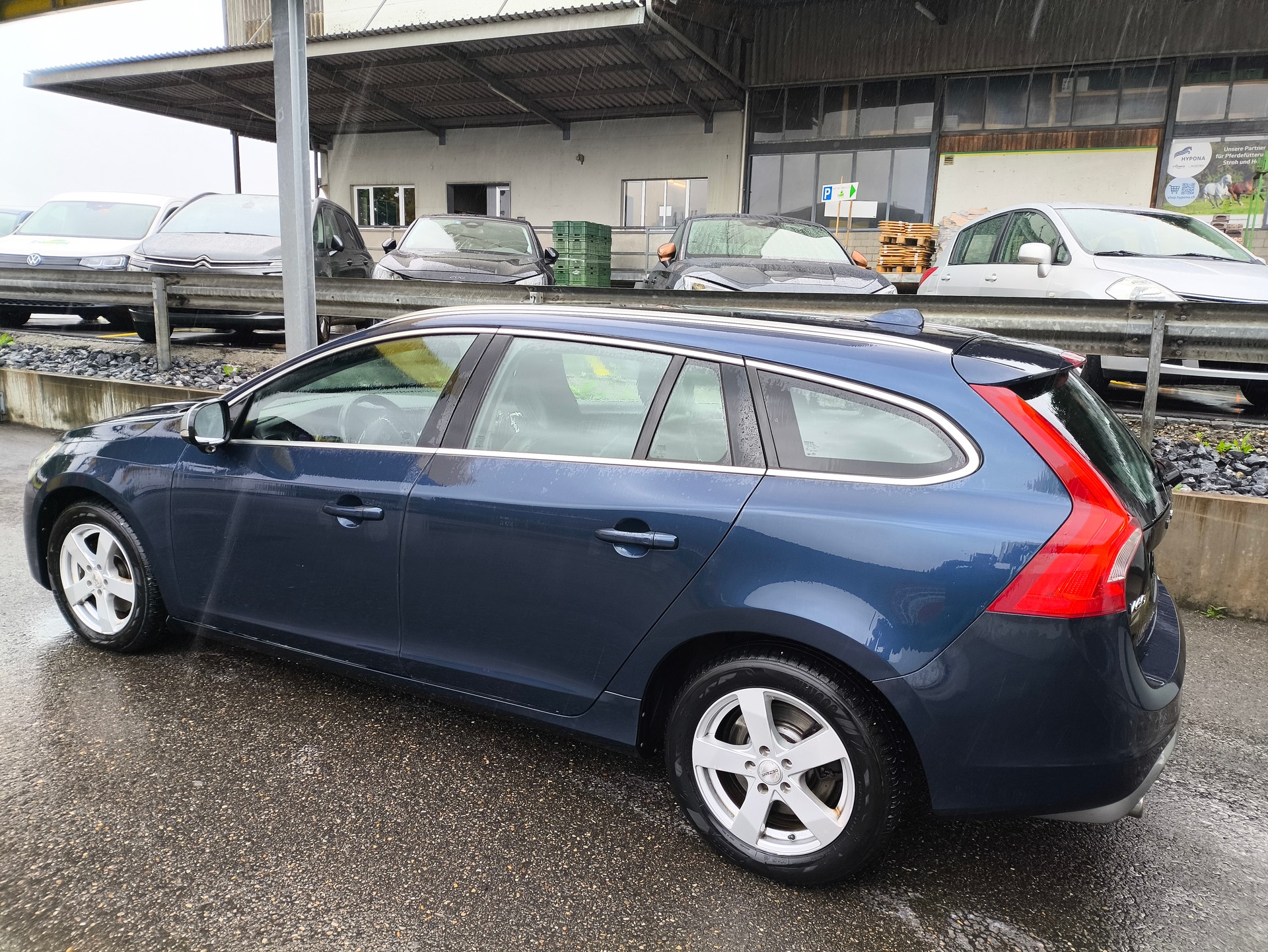 VOLVO V60 D3 R-Design Geartronic-image-4