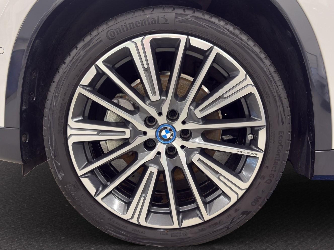 BMW iX1 30 xDrive XLINE-image-8