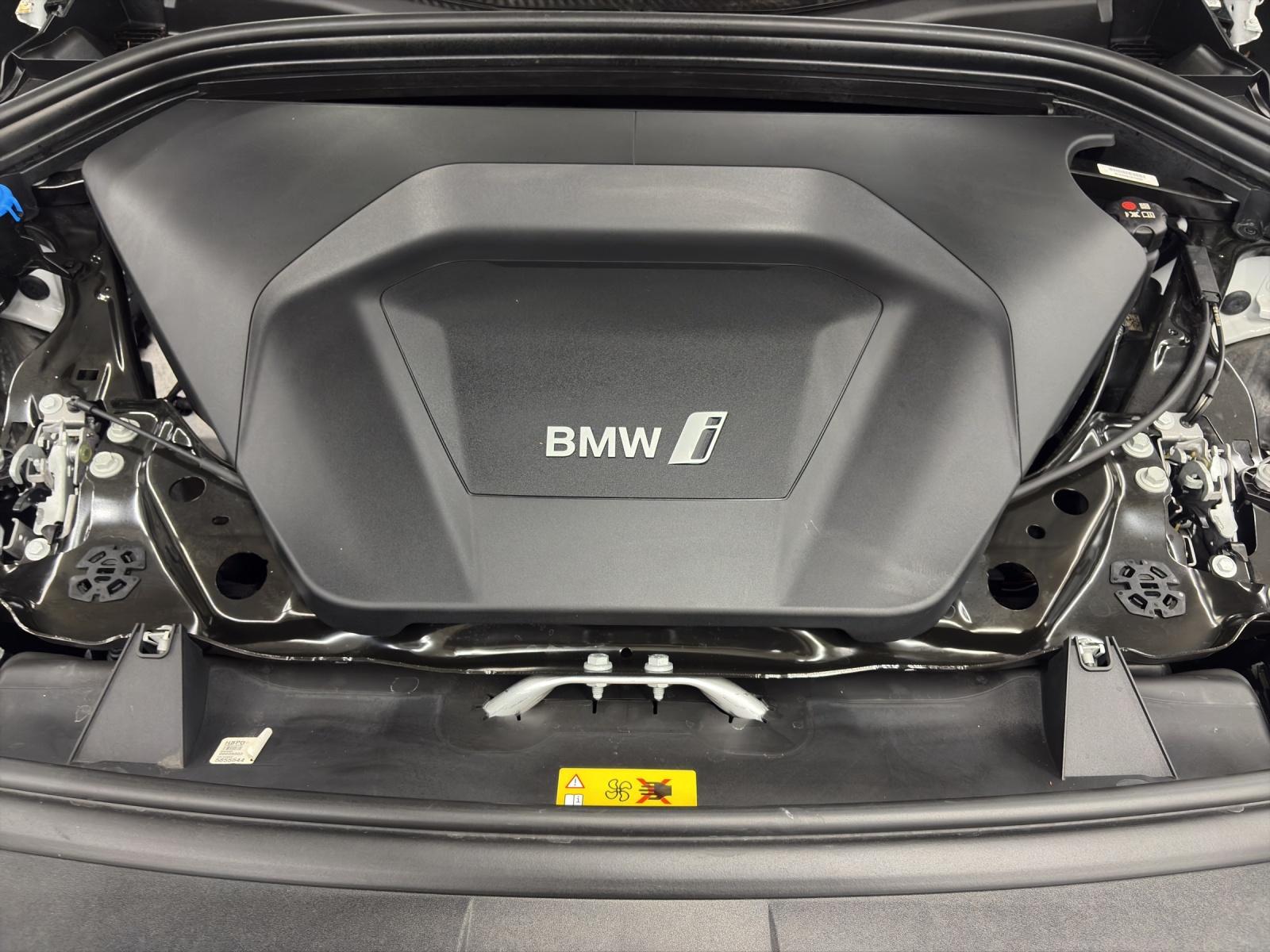 BMW iX1 30 xDrive XLINE-image-23