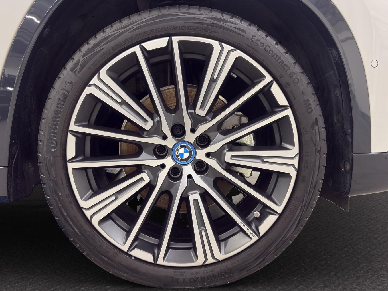 BMW iX1 30 xDrive XLINE-image-9