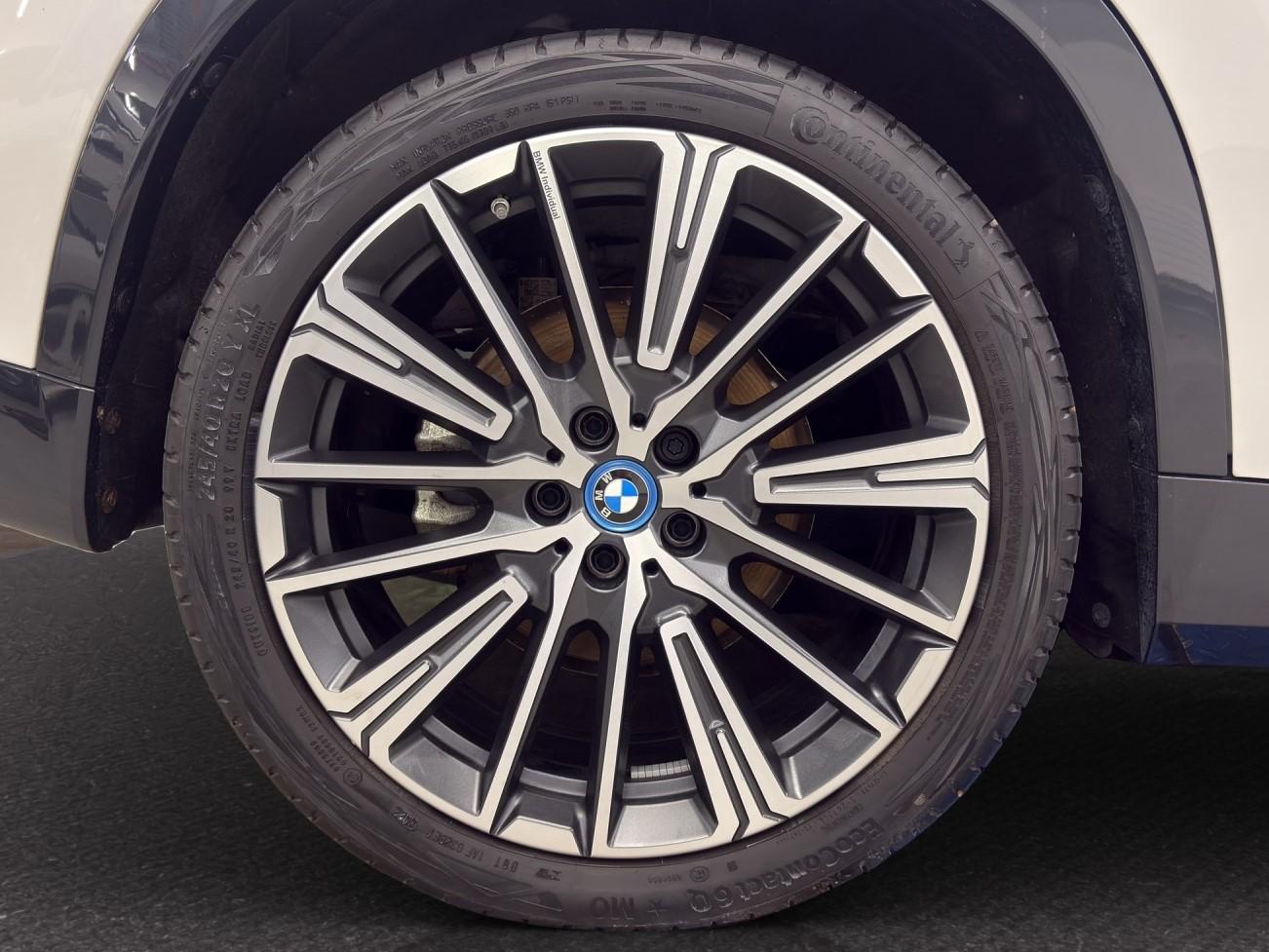 BMW iX1 30 xDrive XLINE-image-10