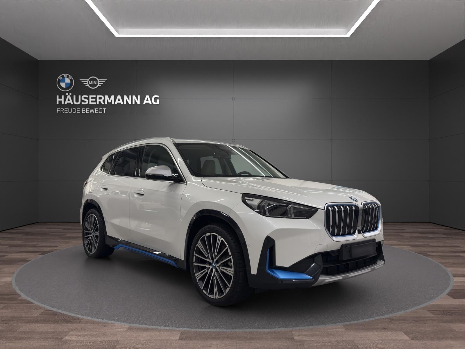 BMW iX1 30 xDrive XLINE-image-2