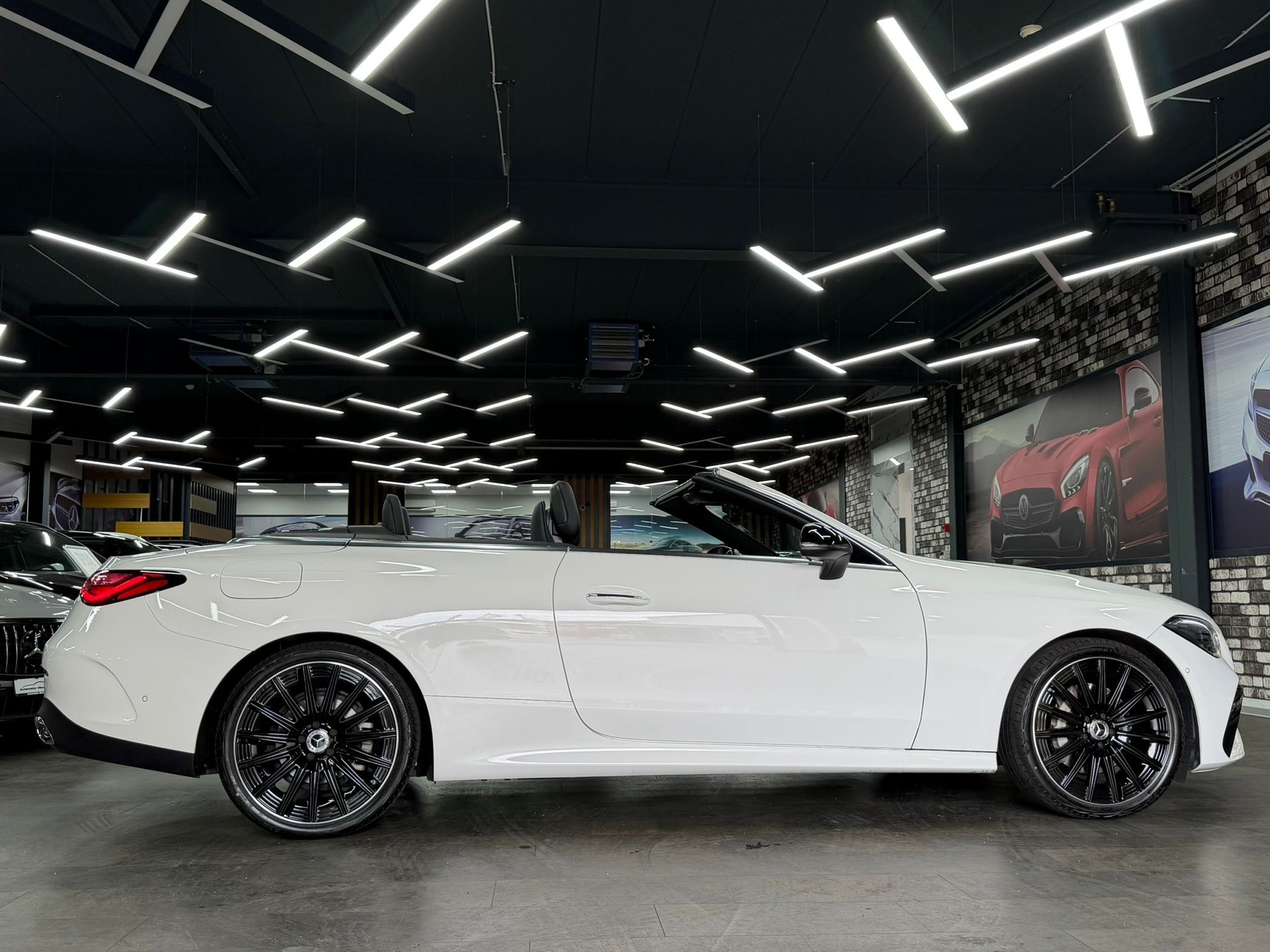 MERCEDES-BENZ CLE 180 AMG Line Cabrio 9G-Tronic-image-2