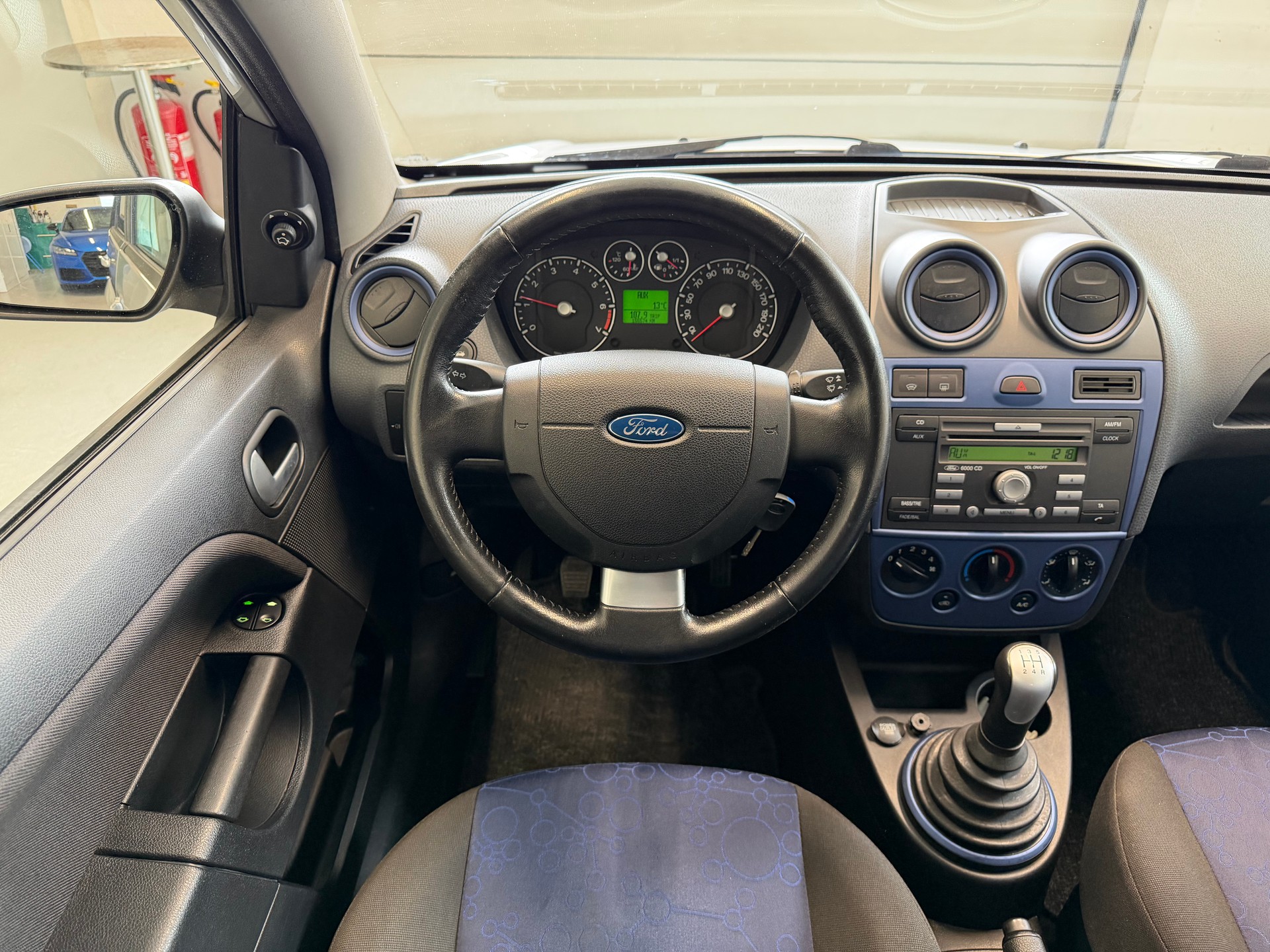 FORD Fiesta 1.4 16V Ambiente-image-8