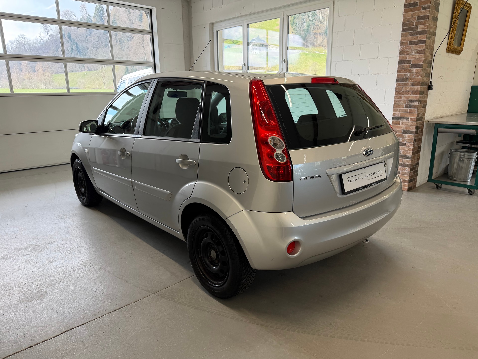 FORD Fiesta 1.4 16V Ambiente-image-2