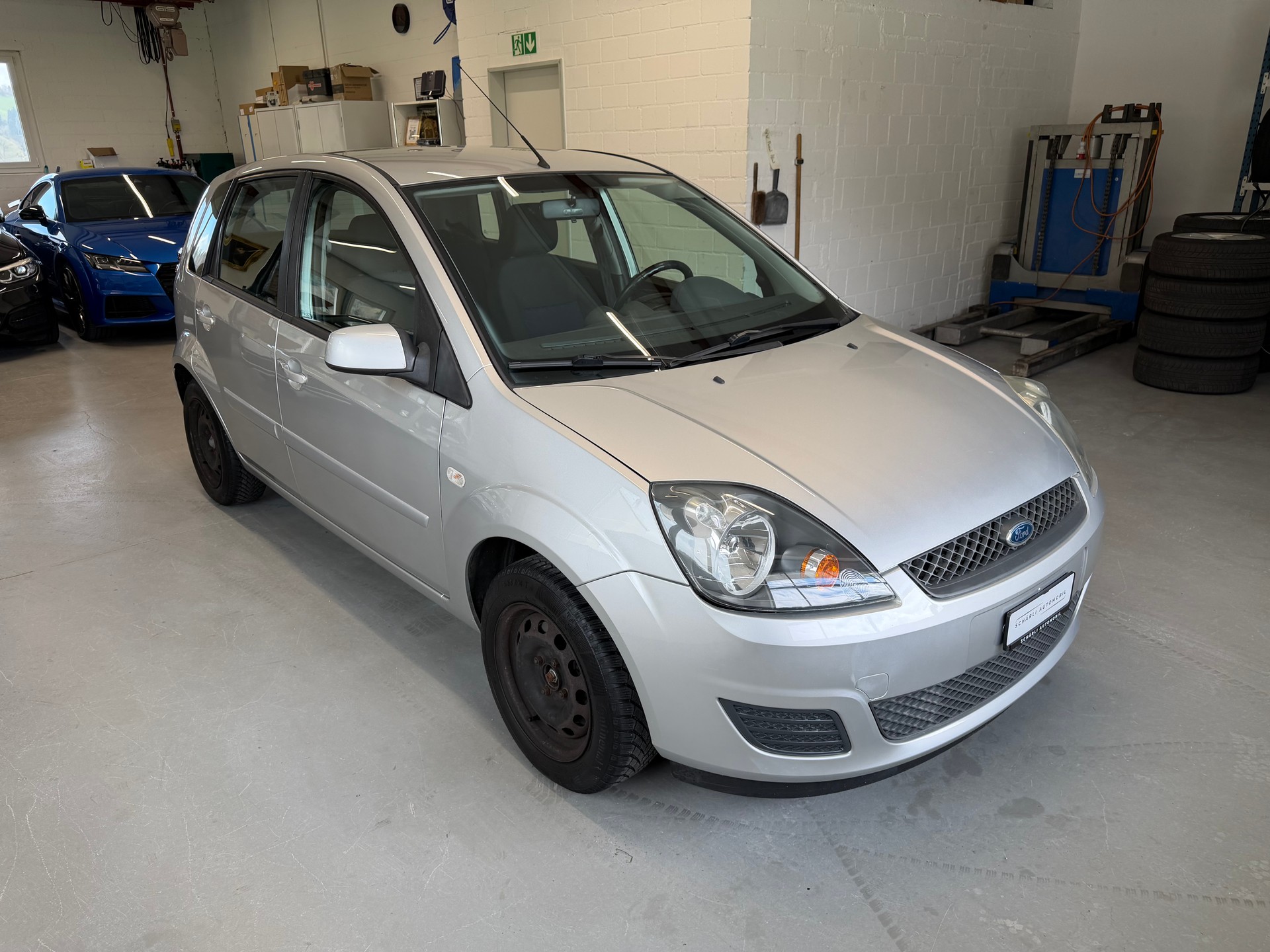 FORD Fiesta 1.4 16V Ambiente-image-5