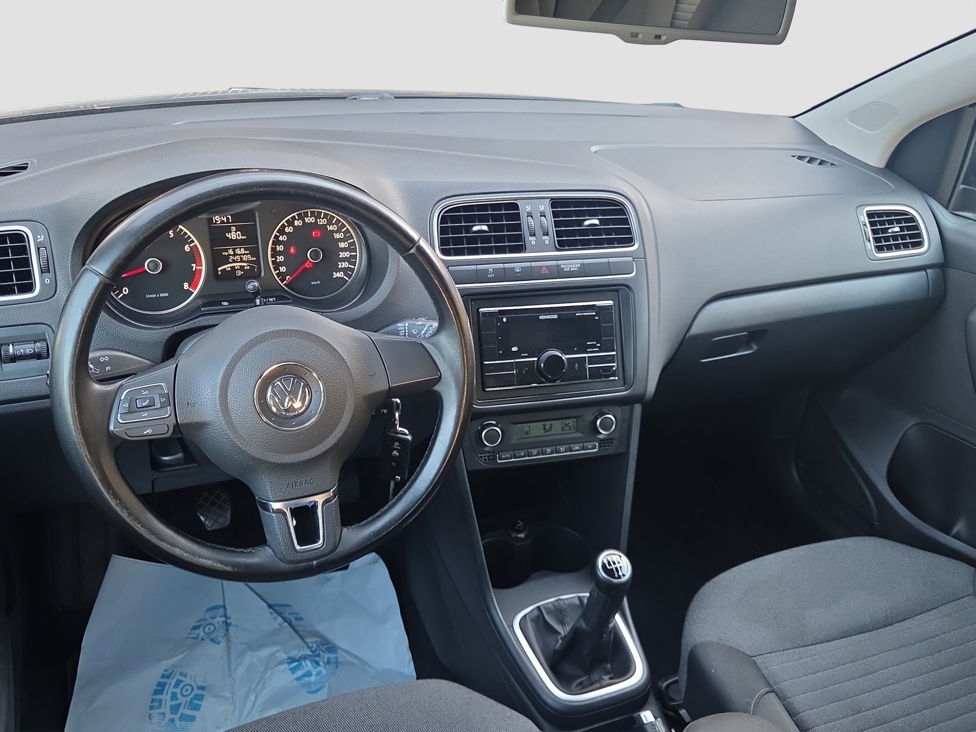 VW Polo 1.4 16V Comfortline-image-8
