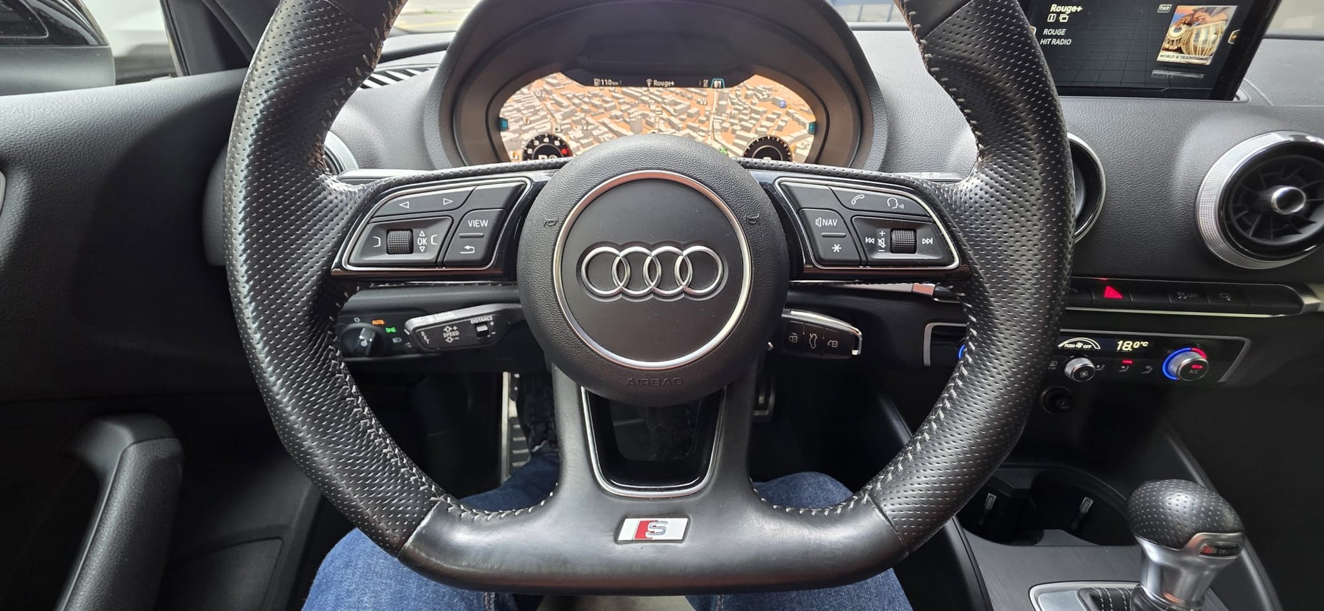 AUDI A3 Sportback 2.0 TFSI Sport quattro S-tronic-image-11