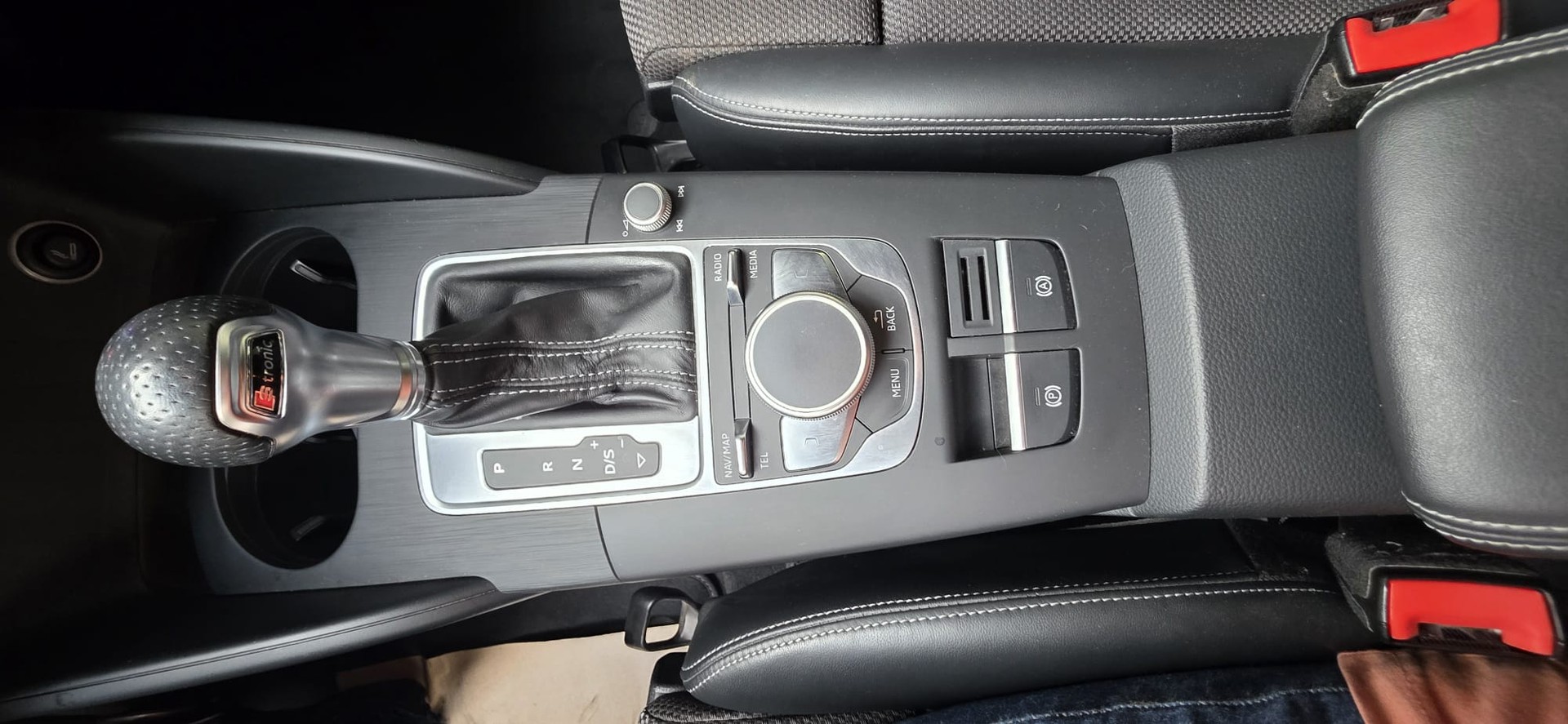 AUDI A3 Sportback 2.0 TFSI Sport quattro S-tronic-image-9