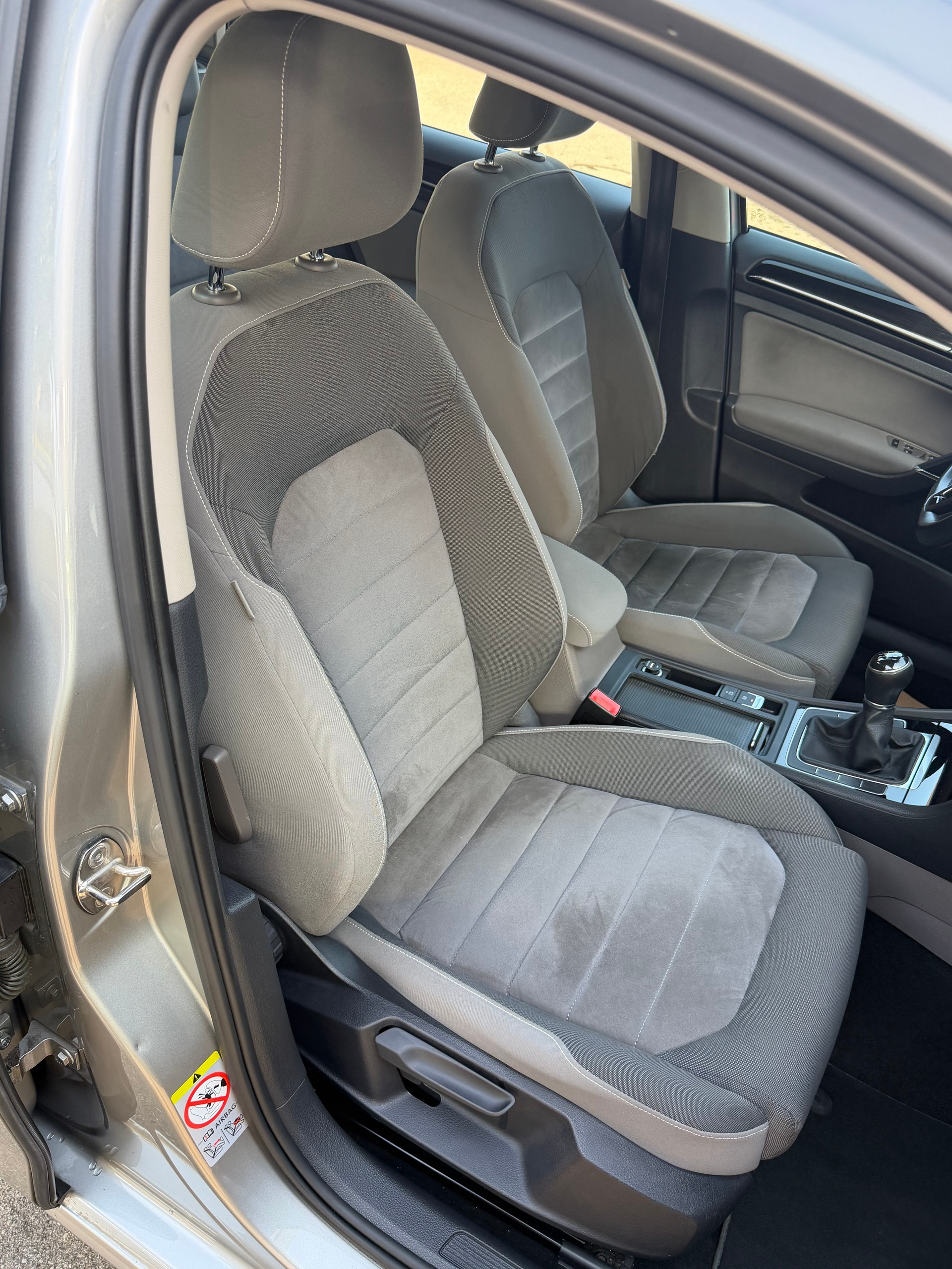 VW Golf 1.4 TSI Highline-image-14