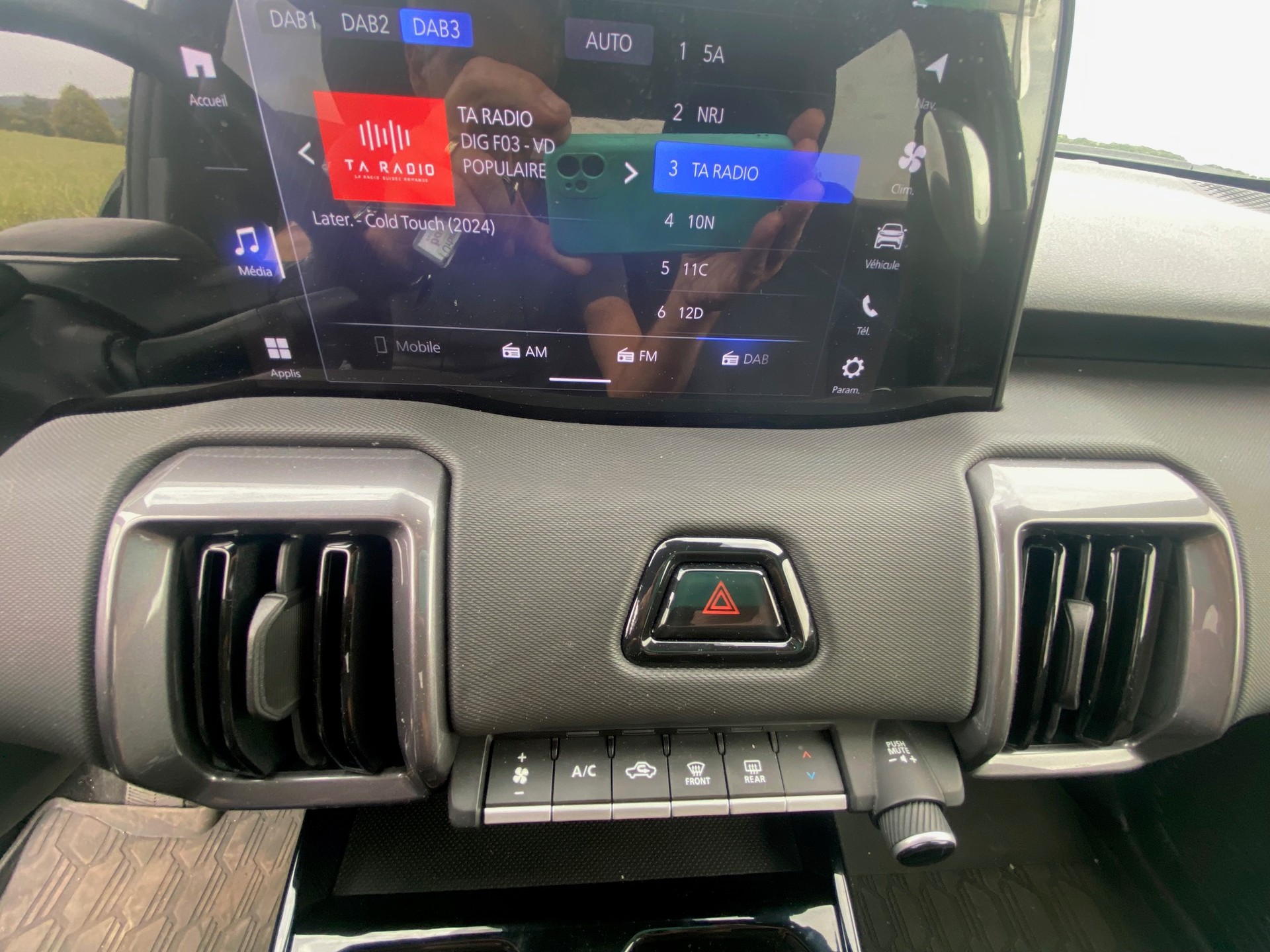 TOYOTA Urban Cruiser 61 kWh Trend AWD-image-8