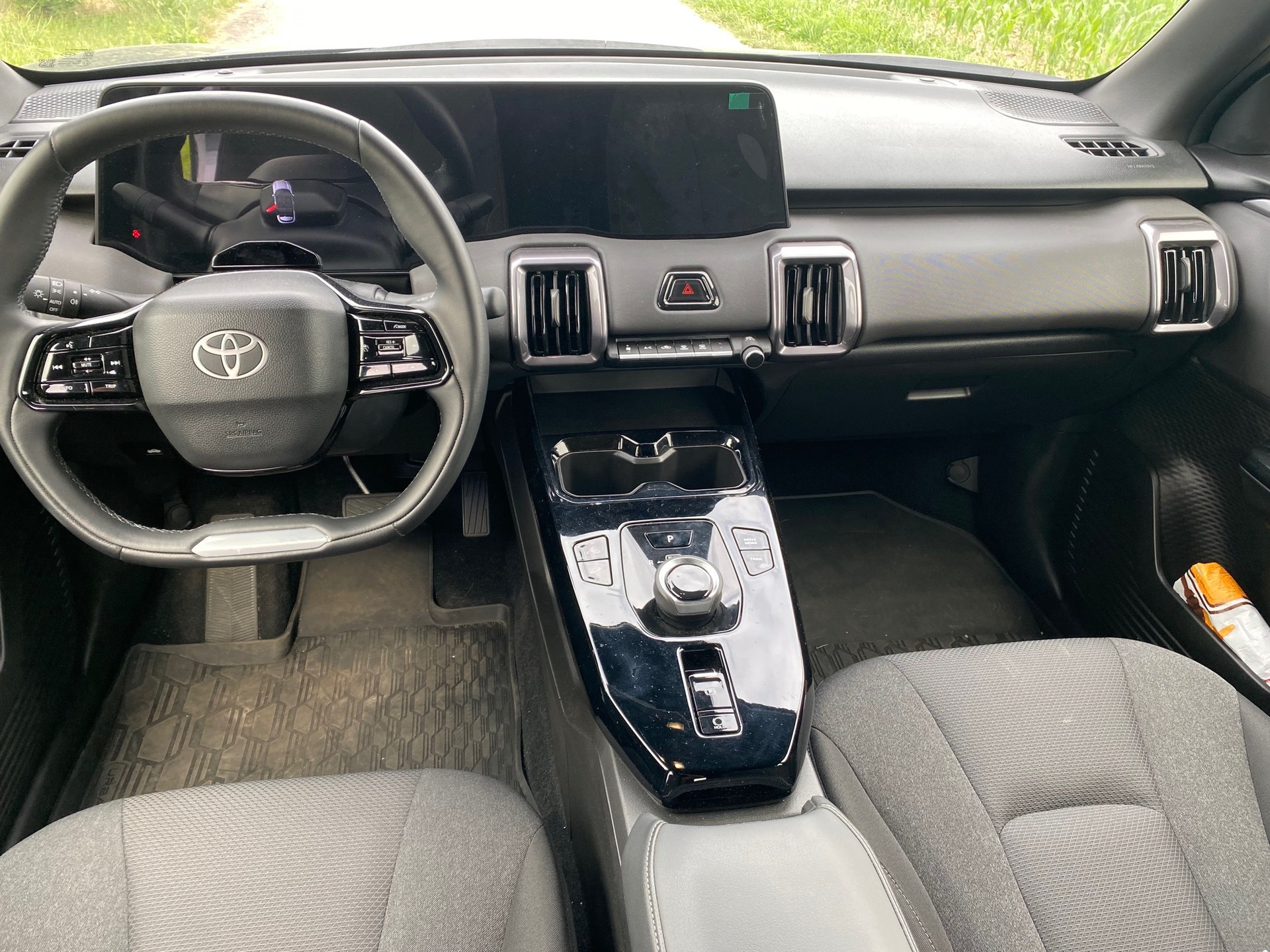 TOYOTA Urban Cruiser 61 kWh Trend AWD-image-4
