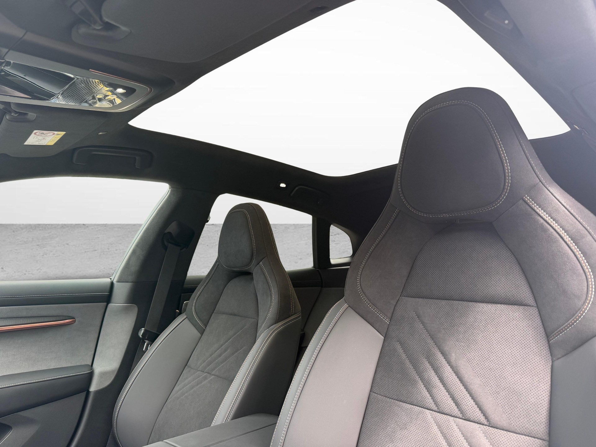 ZEEKR 001 Privilege AWD-showroom-element-2