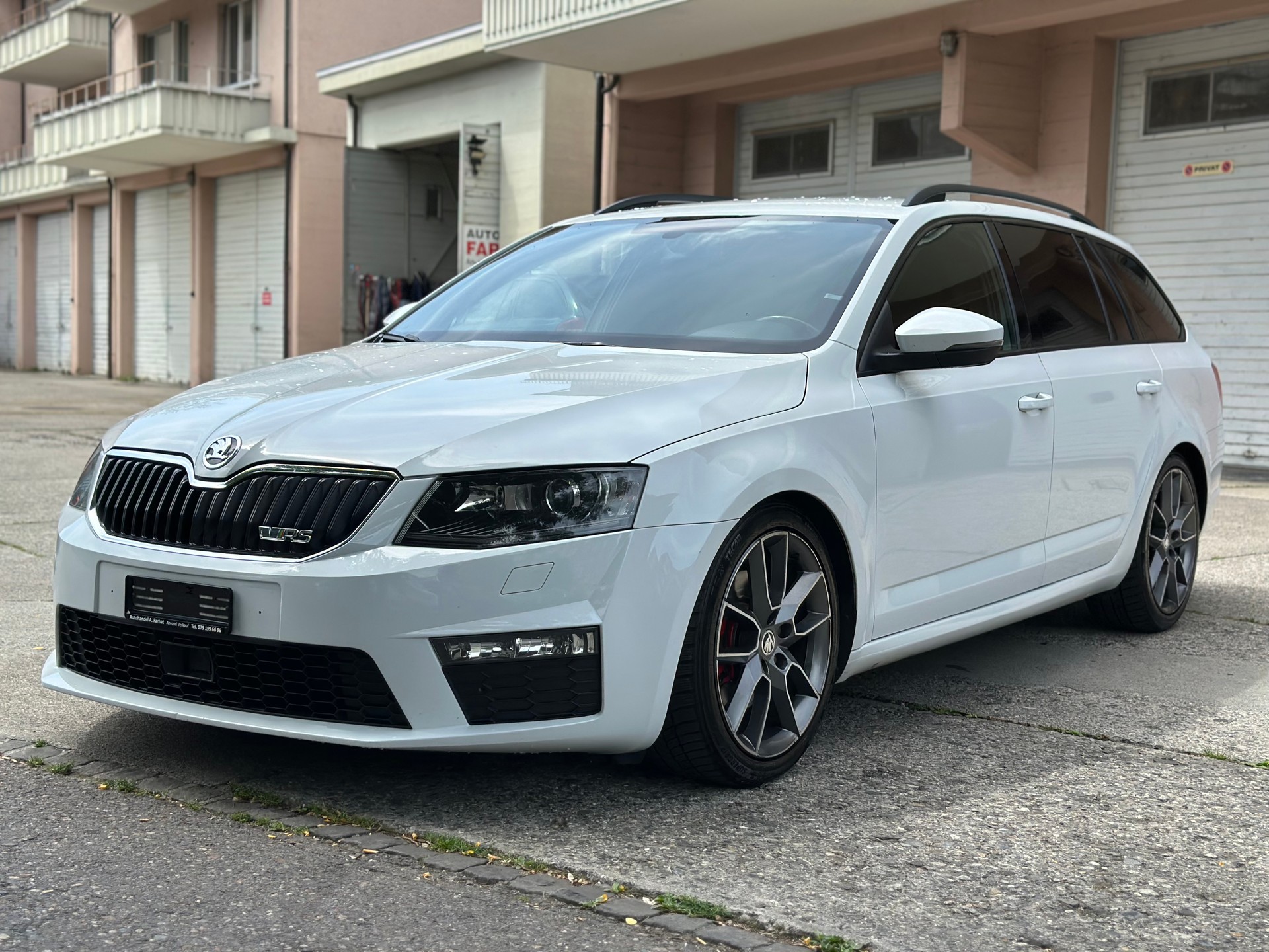 SKODA Octavia Combi 2.0 TDI RS 4x4 DSG-image-4