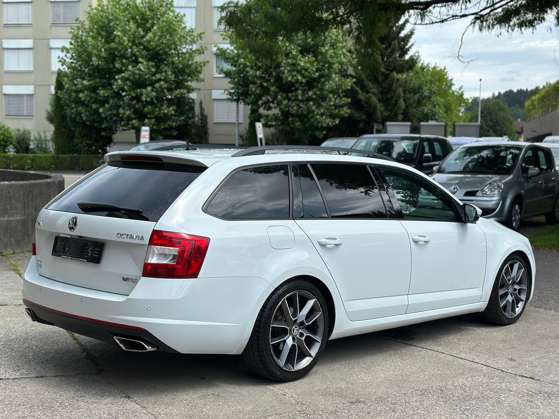 SKODA Octavia Combi 2.0 TDI RS 4x4 DSG-image-2