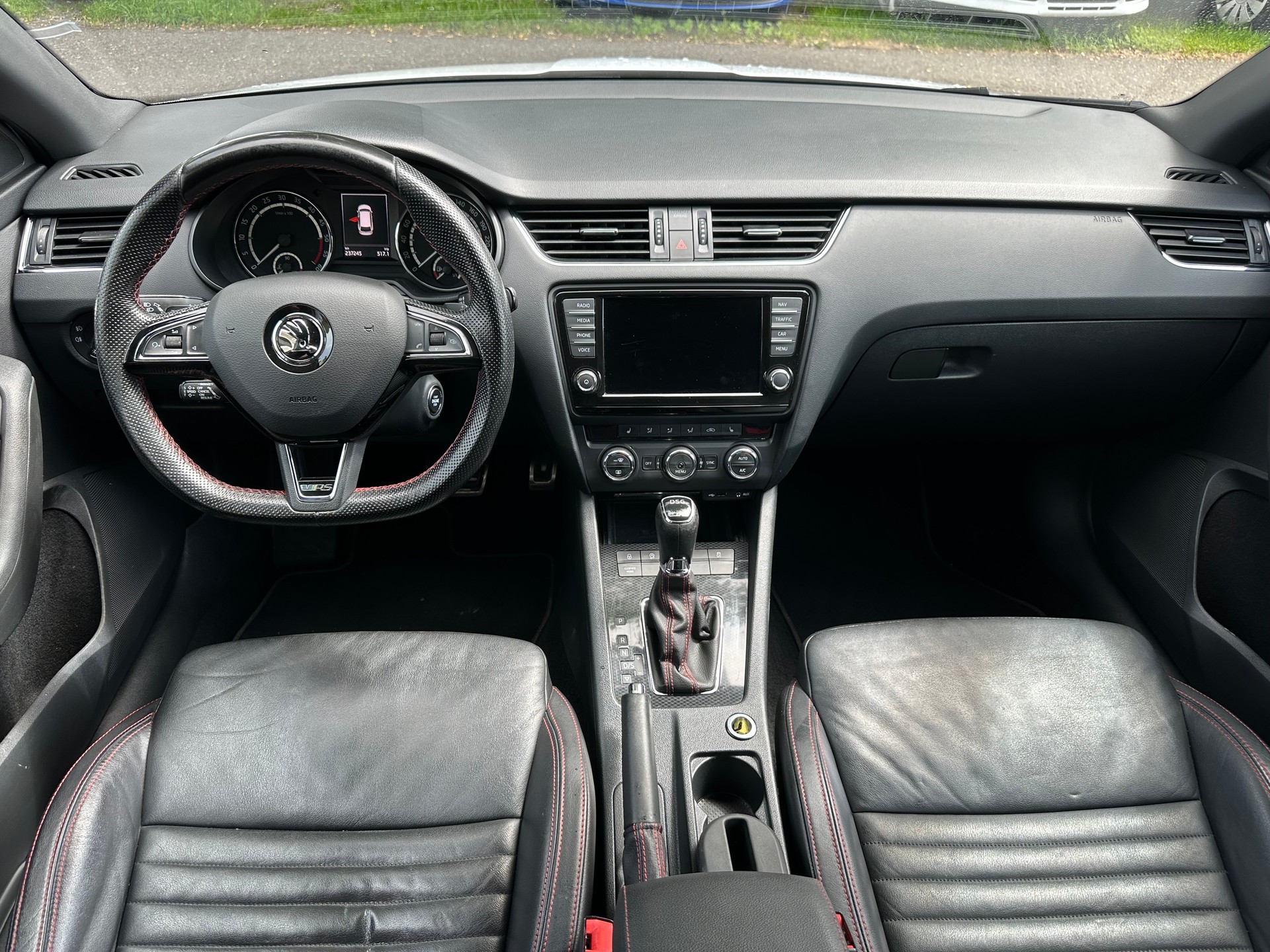 SKODA Octavia Combi 2.0 TDI RS 4x4 DSG-image-8