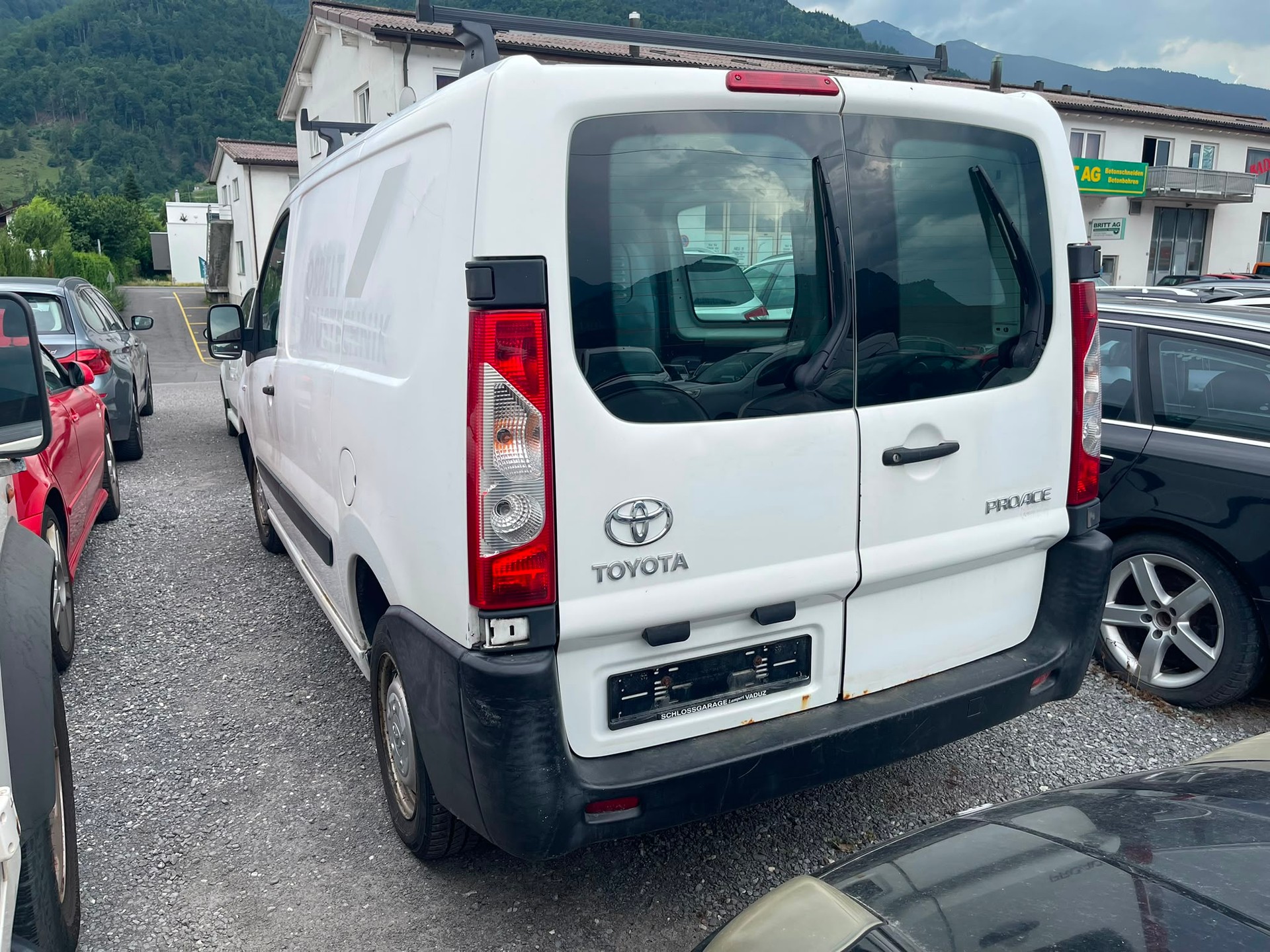 TOYOTA Proace 1.6D Glass Van Terra L2H1-image-3