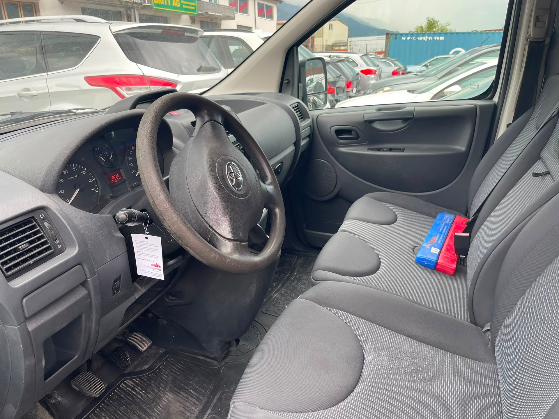 TOYOTA Proace 1.6D Glass Van Terra L2H1-image-5