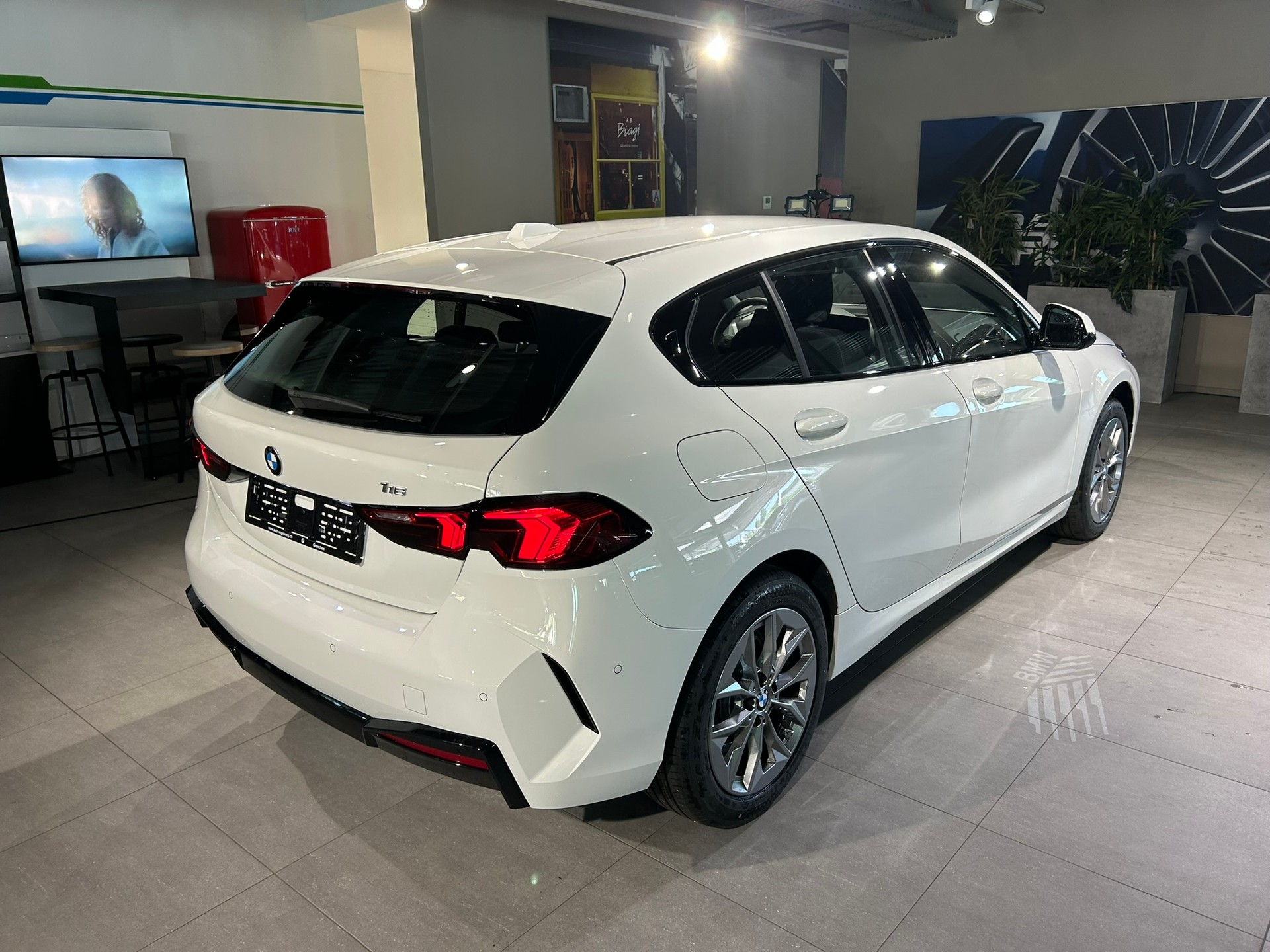 BMW 116 Steptronic-image-14