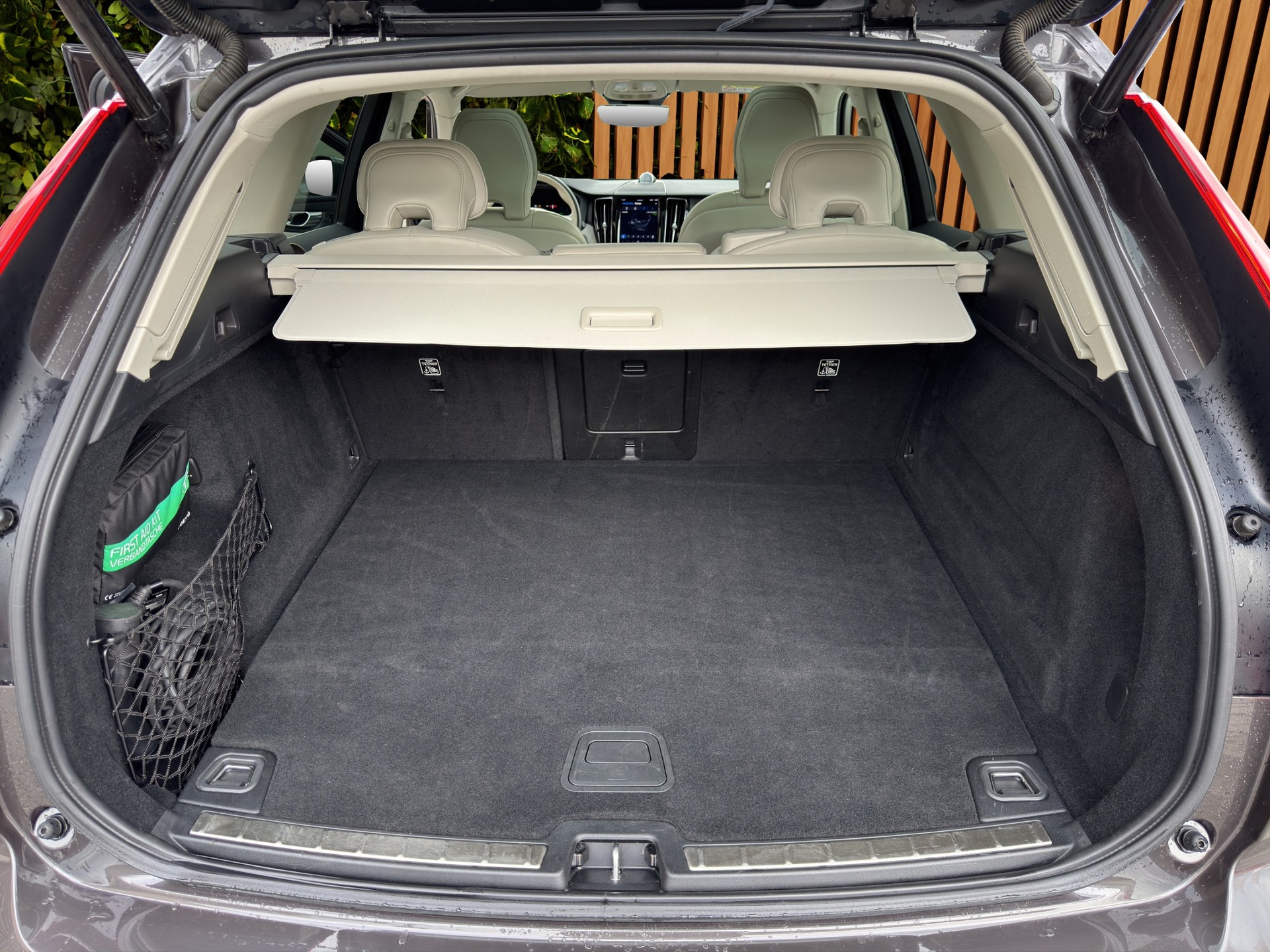 VOLVO XC60 2.0 T8 TE Inscription eAWD-image-15