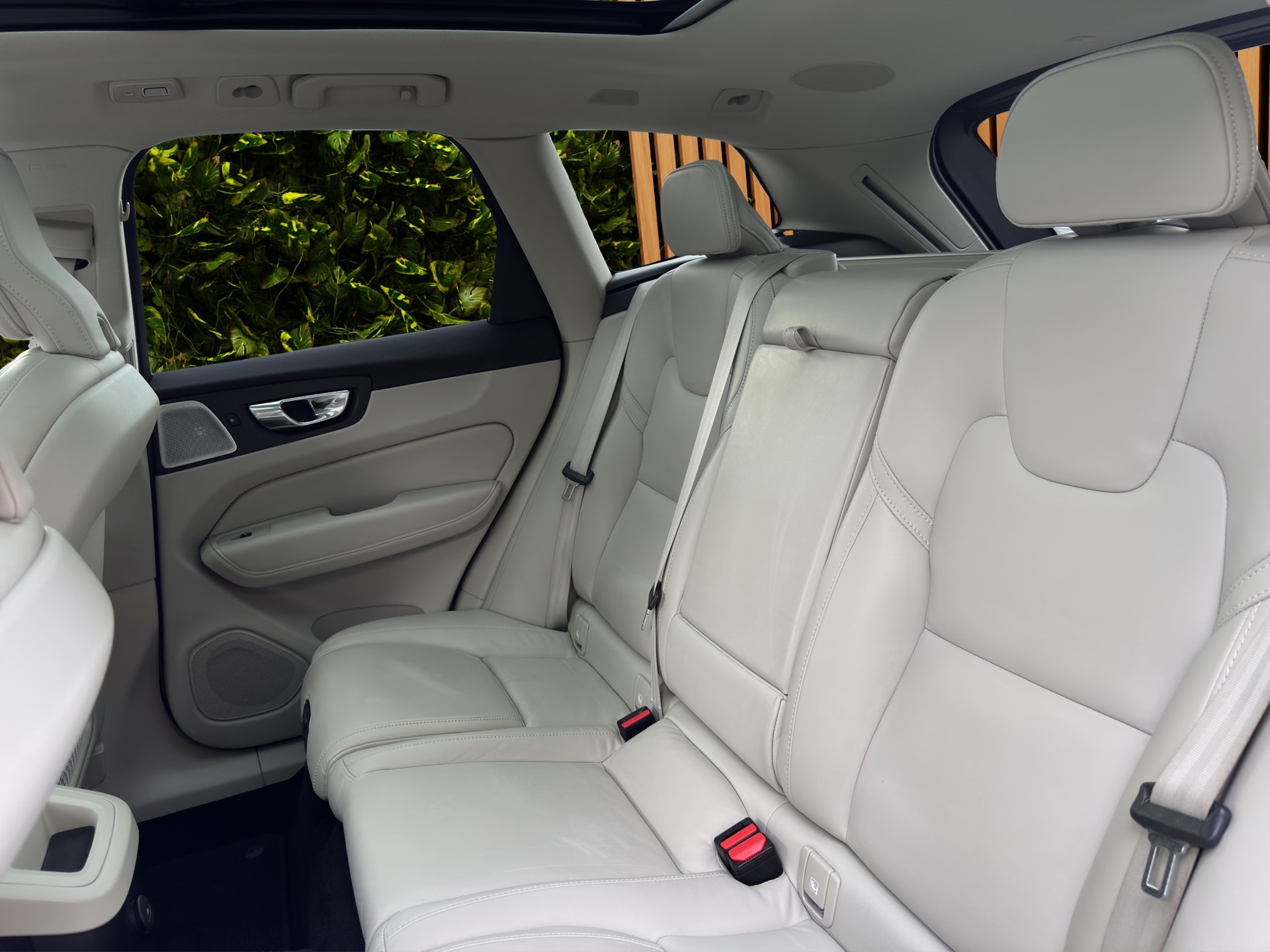VOLVO XC60 2.0 T8 TE Inscription eAWD-image-14
