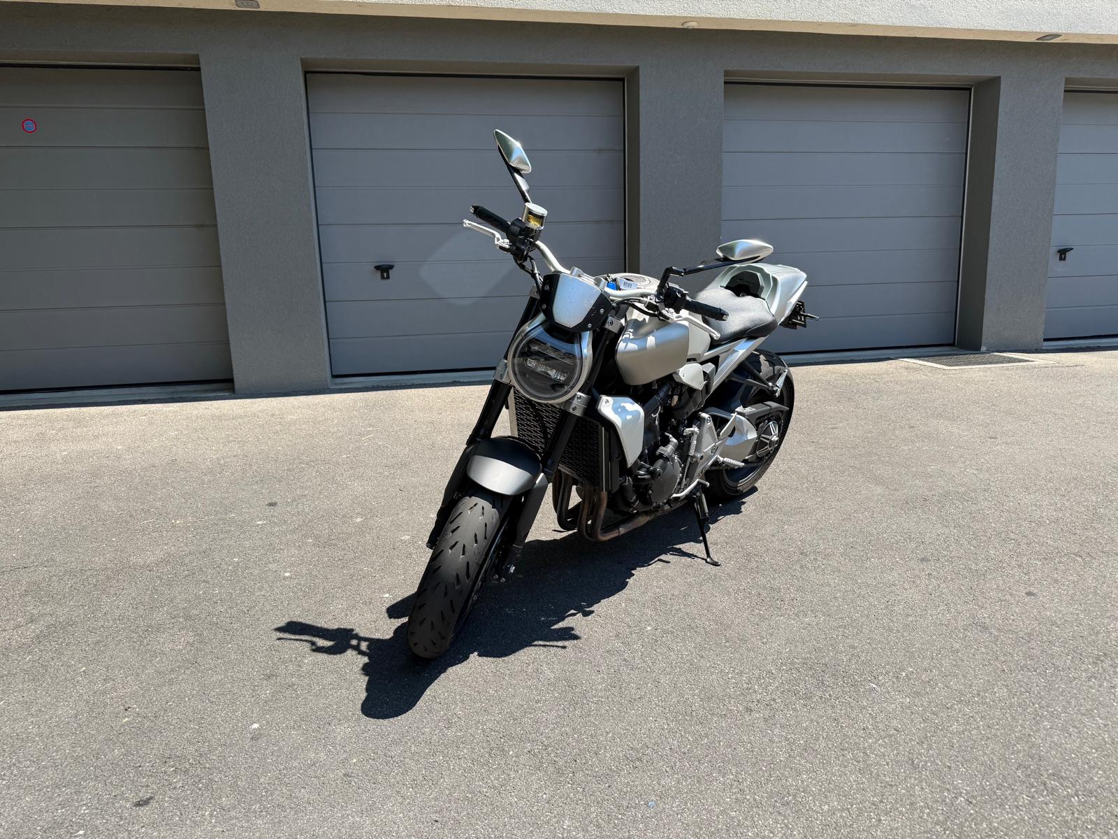 HONDA CB 1000 R Silver Edition