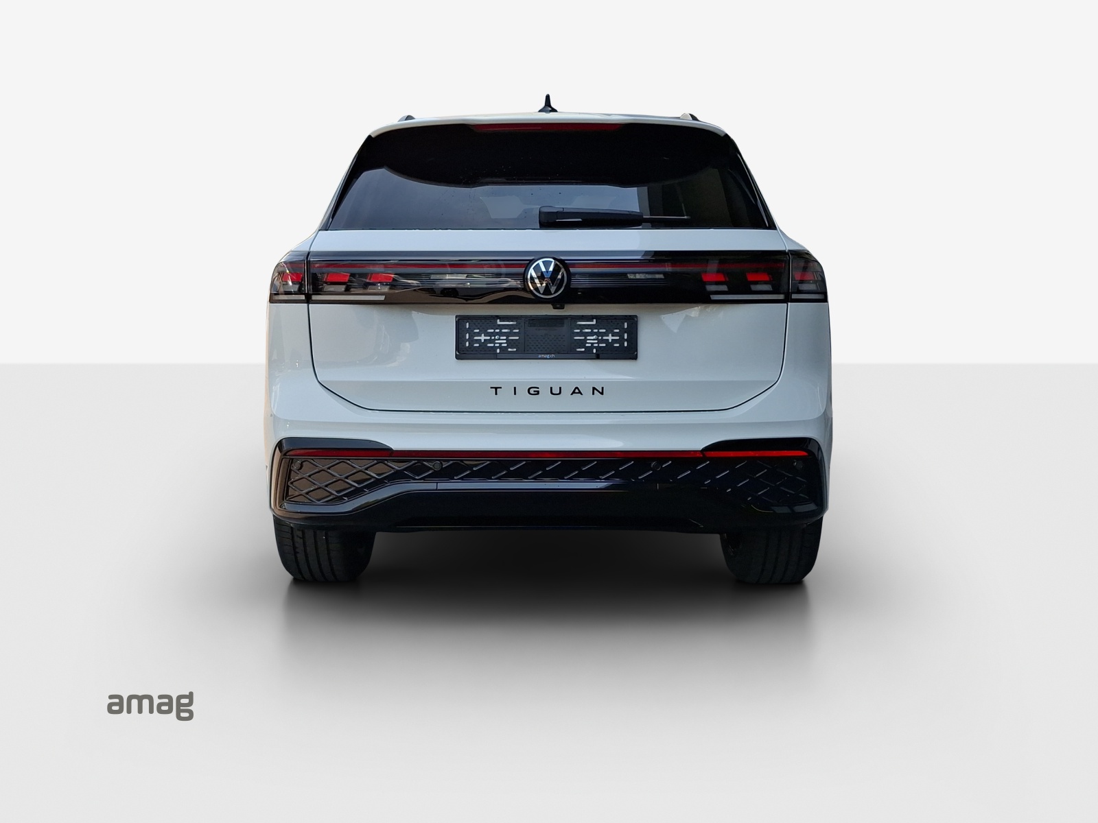 VW Tiguan 2.0 TSI DSG R-Line 4Motion-image-3