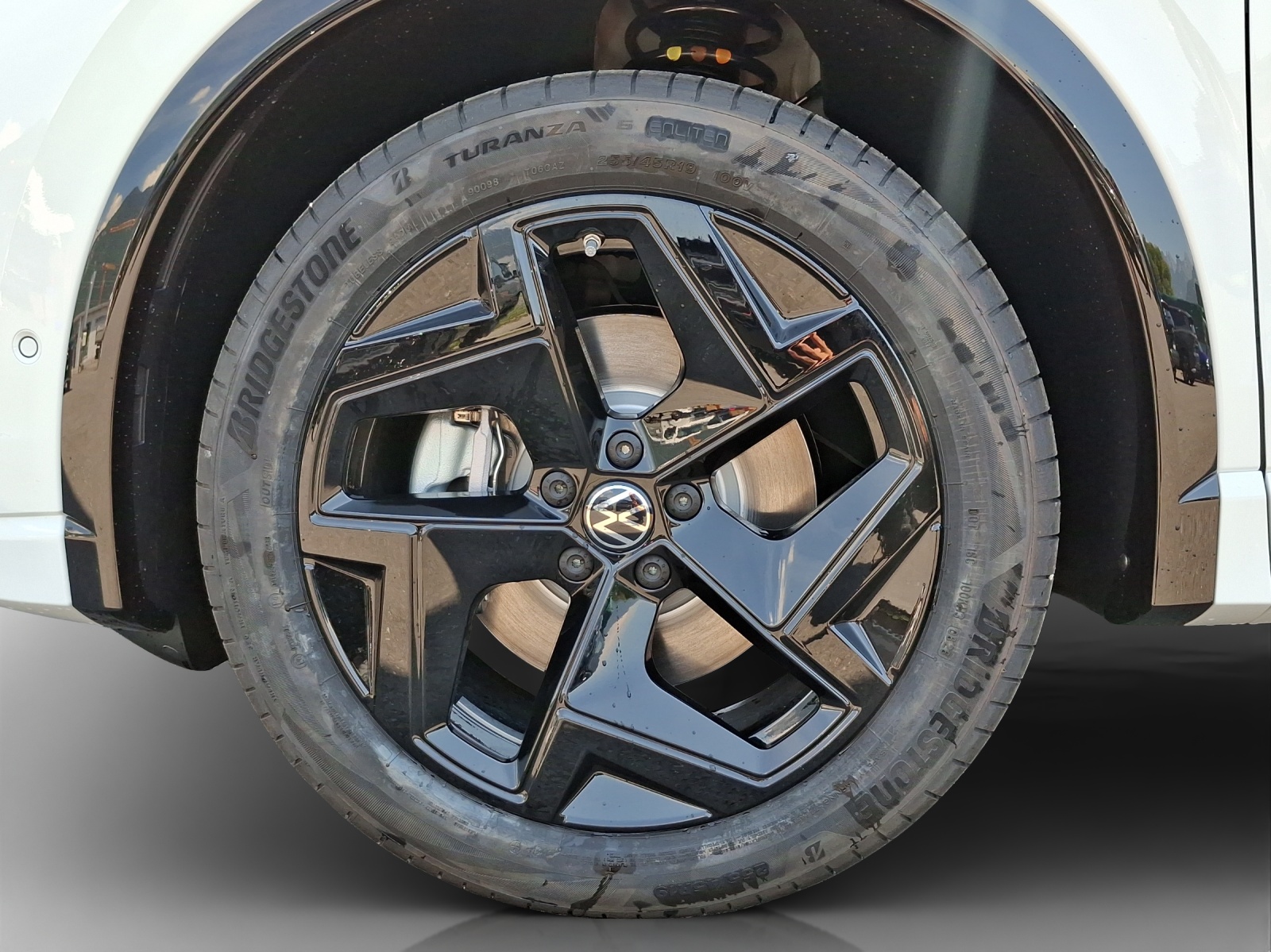 VW Tiguan 2.0 TSI DSG R-Line 4Motion-image-13