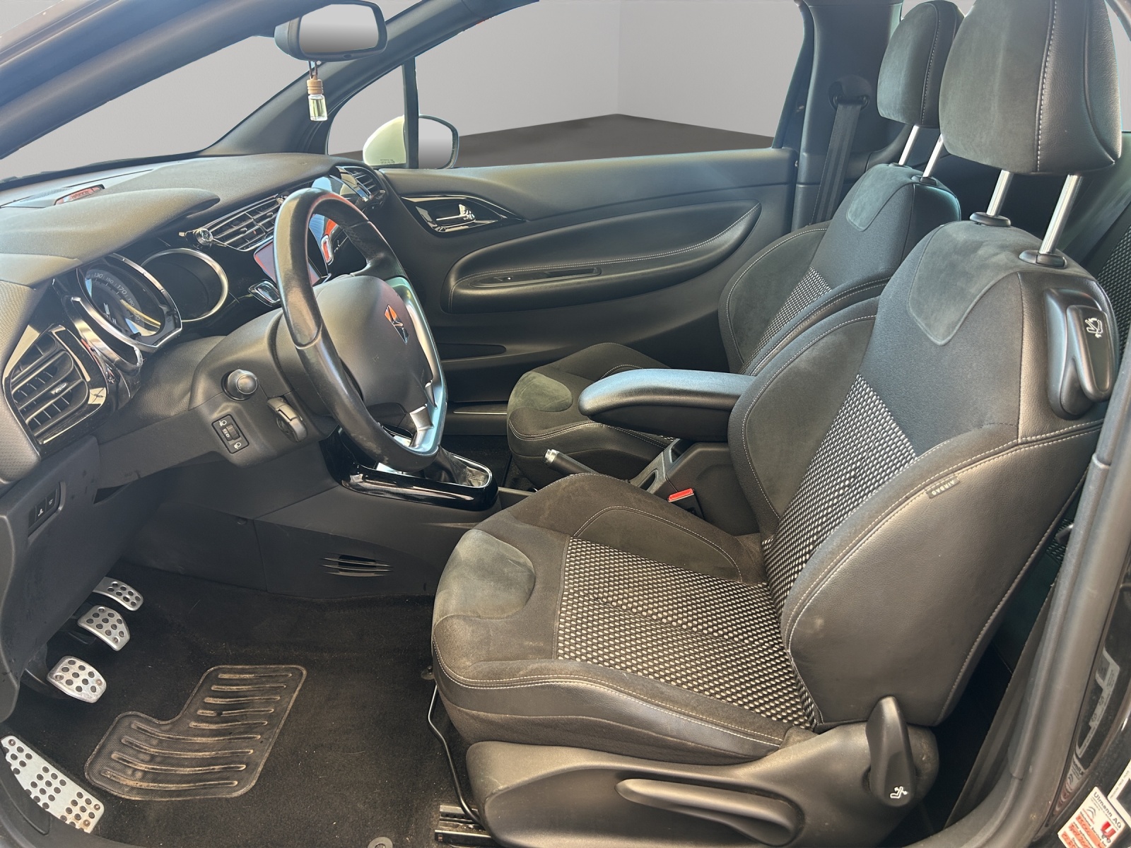DS AUTOMOBILES DS3 1.6 16V HDi SO Chic-image-19