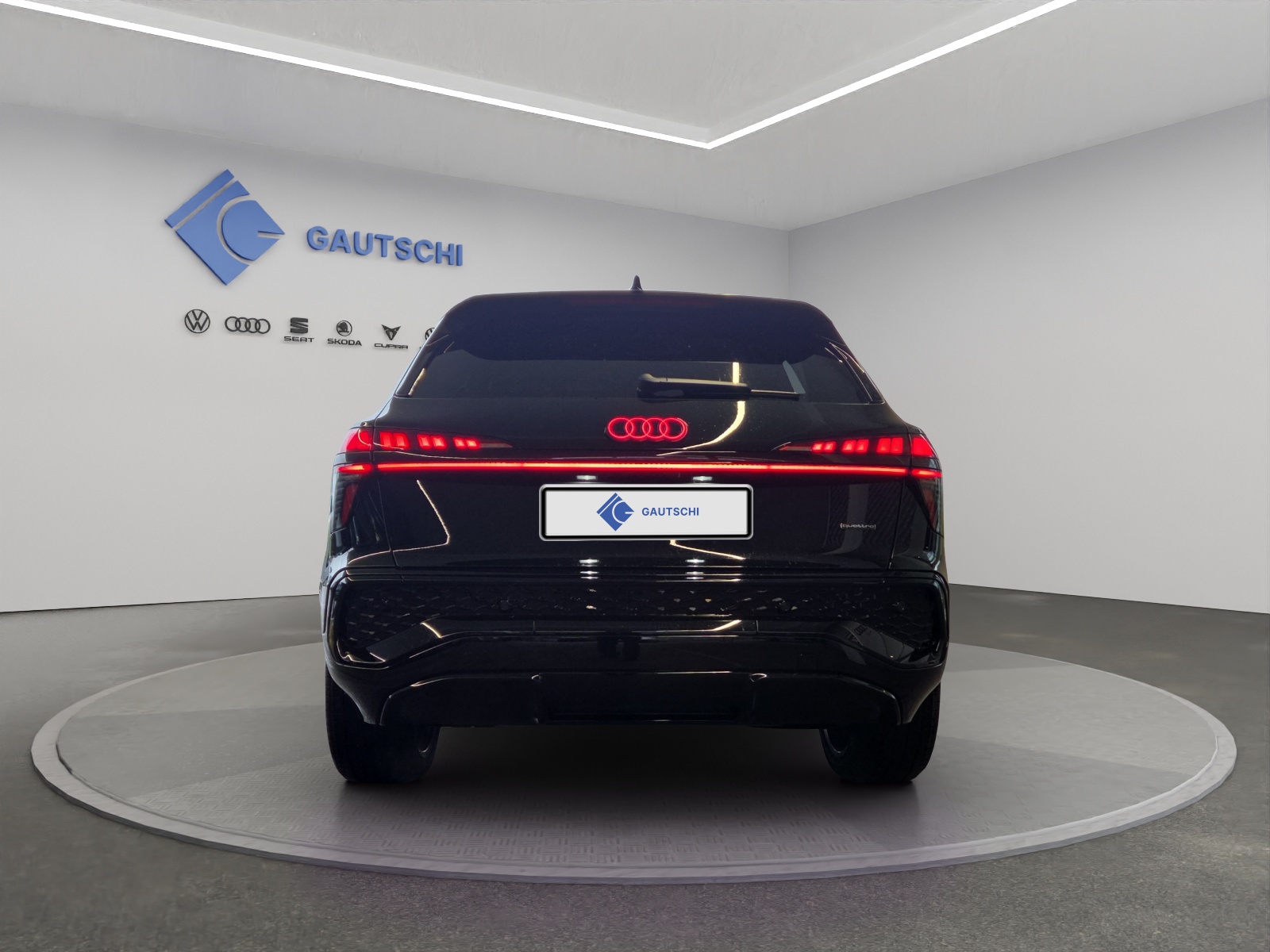 AUDI Q3 SUV TFSI quattro 195 kW S tronic-image-3