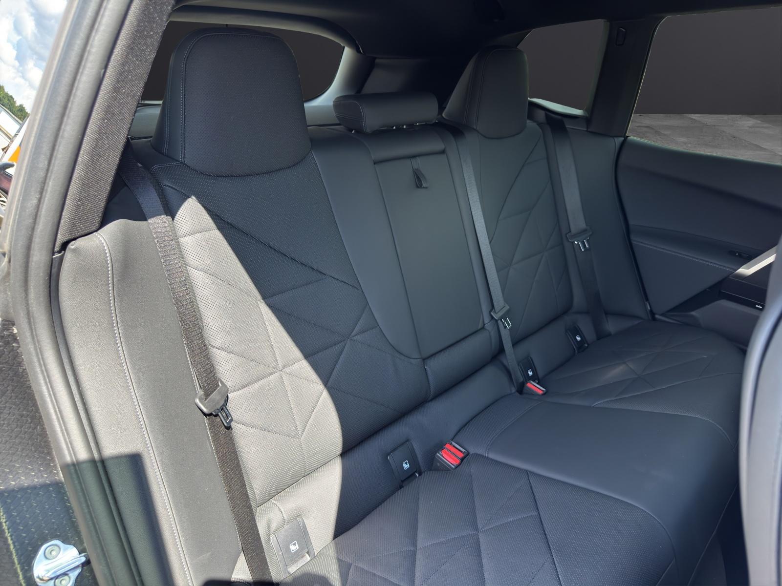 BMW iX xDrive40-image-18