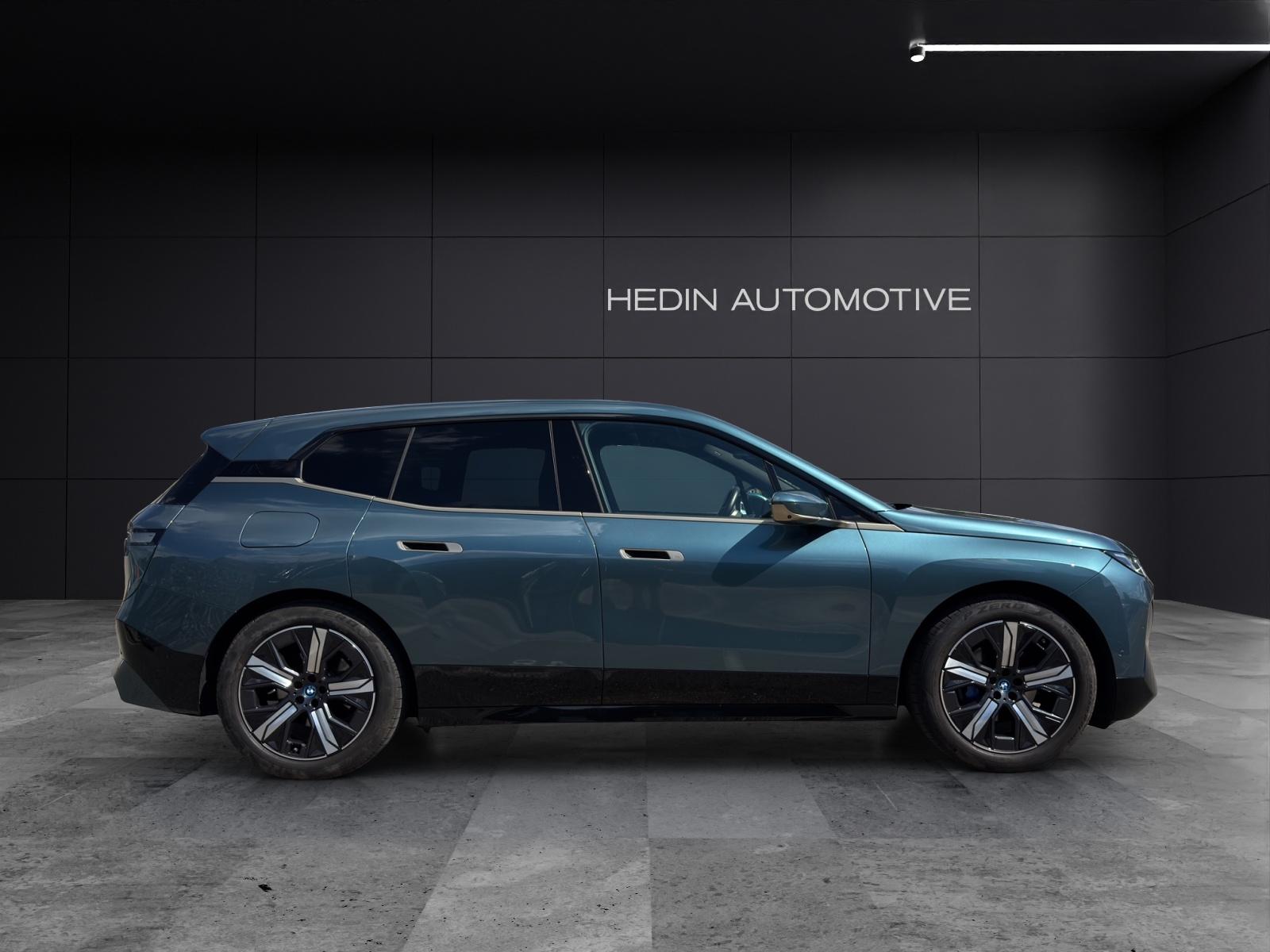 BMW iX xDrive40-image-4