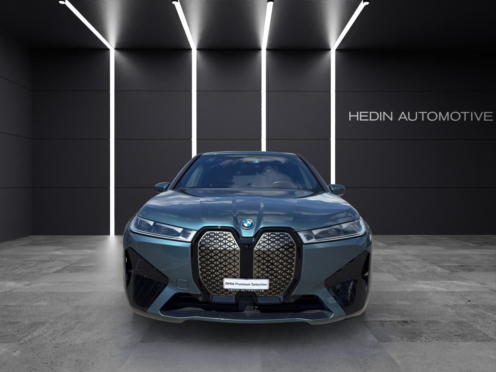 BMW iX xDrive40-image-2