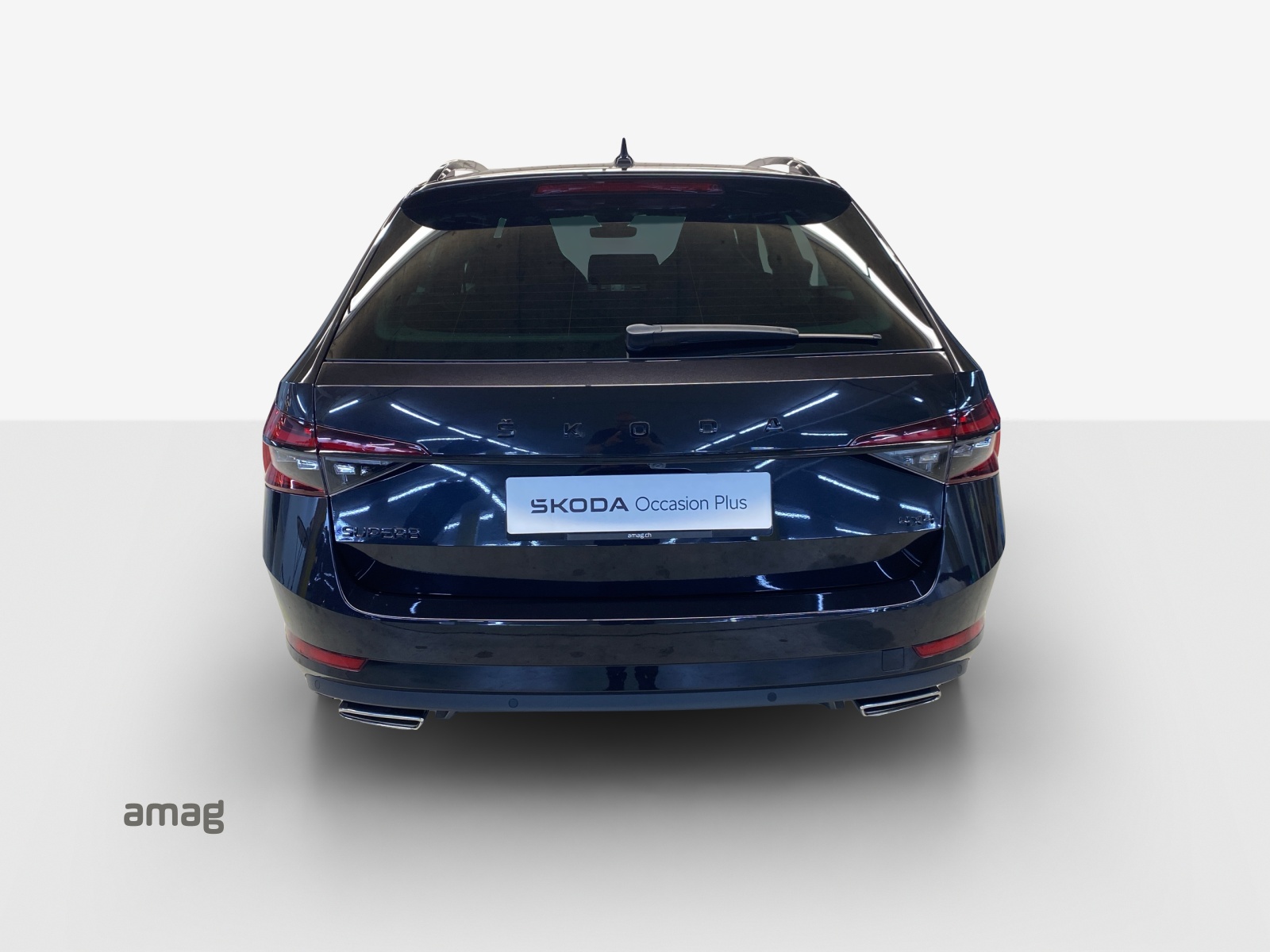 SKODA Superb Combi 2.0 TSI SportLine 4x4 DSG-image-3