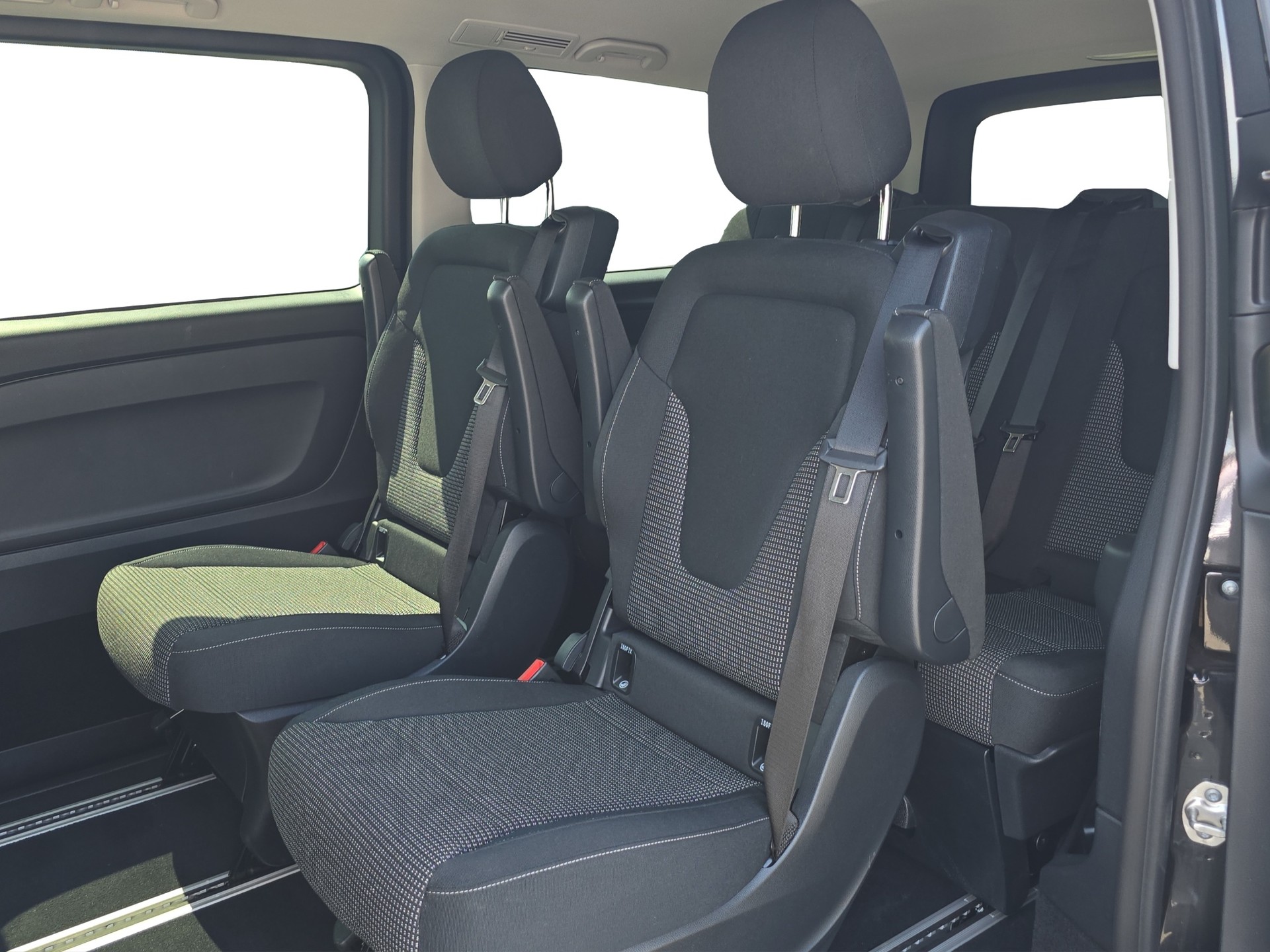 MERCEDES-BENZ Vito 119 CDI Lang Tourer 9G-Tronic 4M Pro-image-9