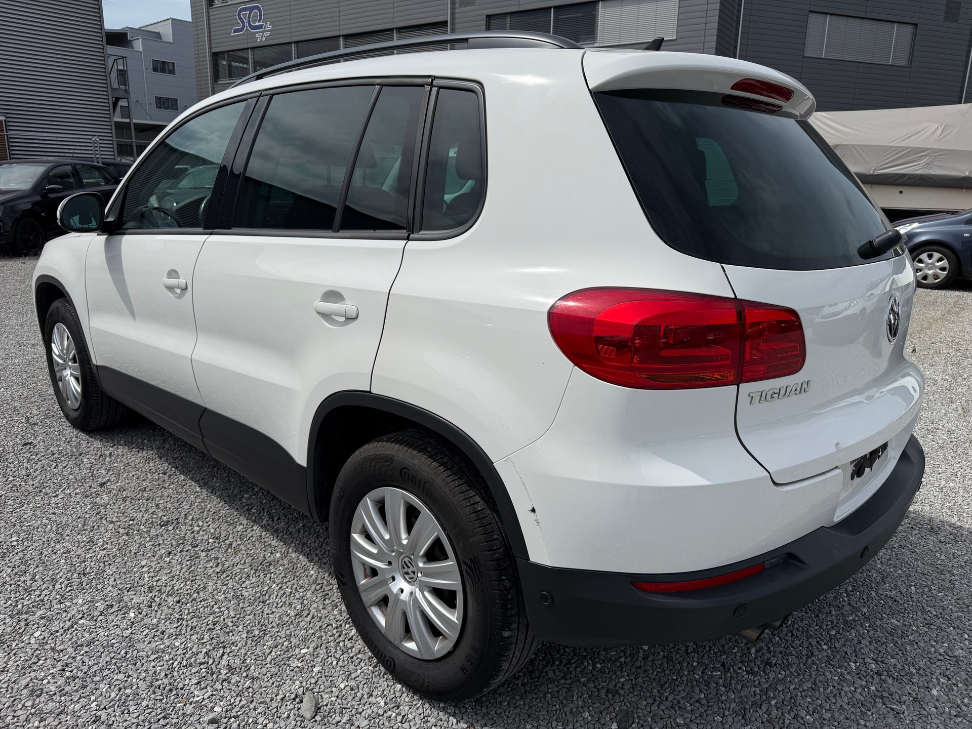 VW Tiguan 2.0 TDI BlueMotion Trend&Fun 4Motion DSG-image-2