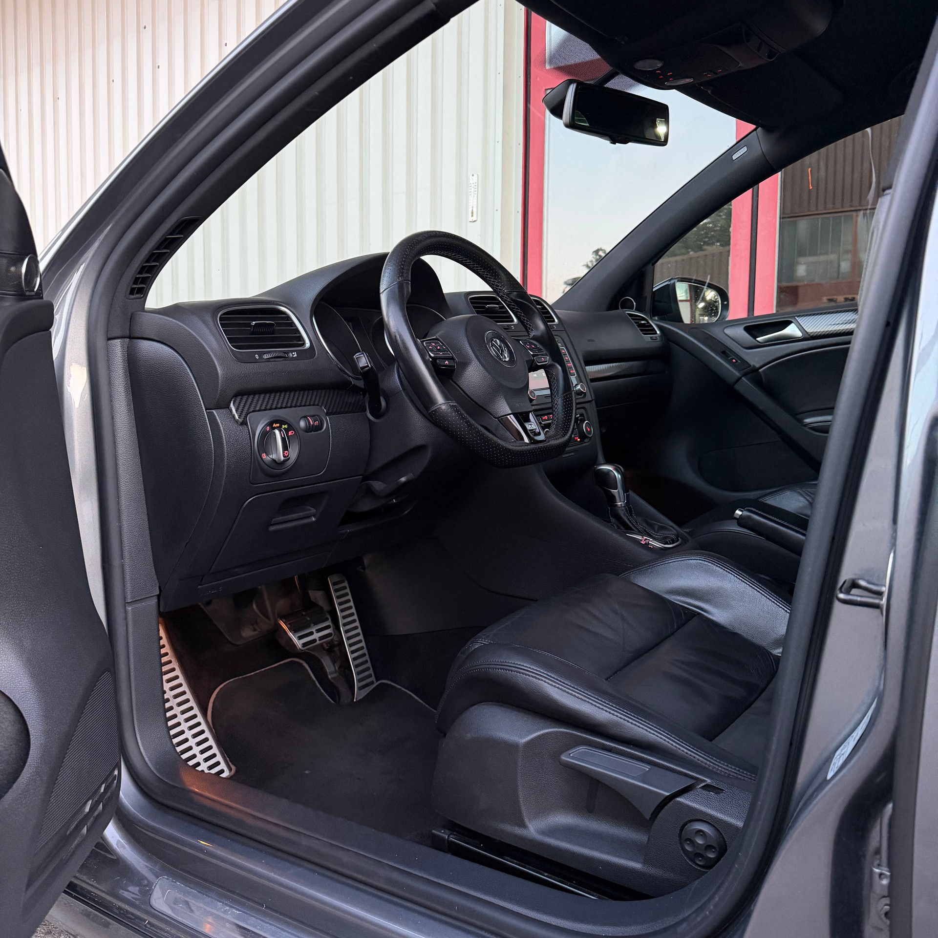 VW Golf 2.0 TSI R Team 4Motion DSG-image-9